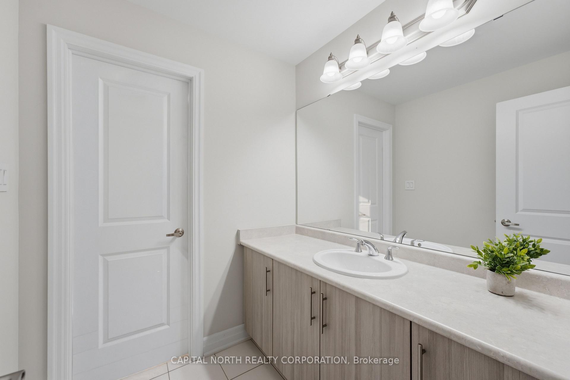 Photo 28 of 18 Alex Campbell Crescent, King, King City — HOMEH