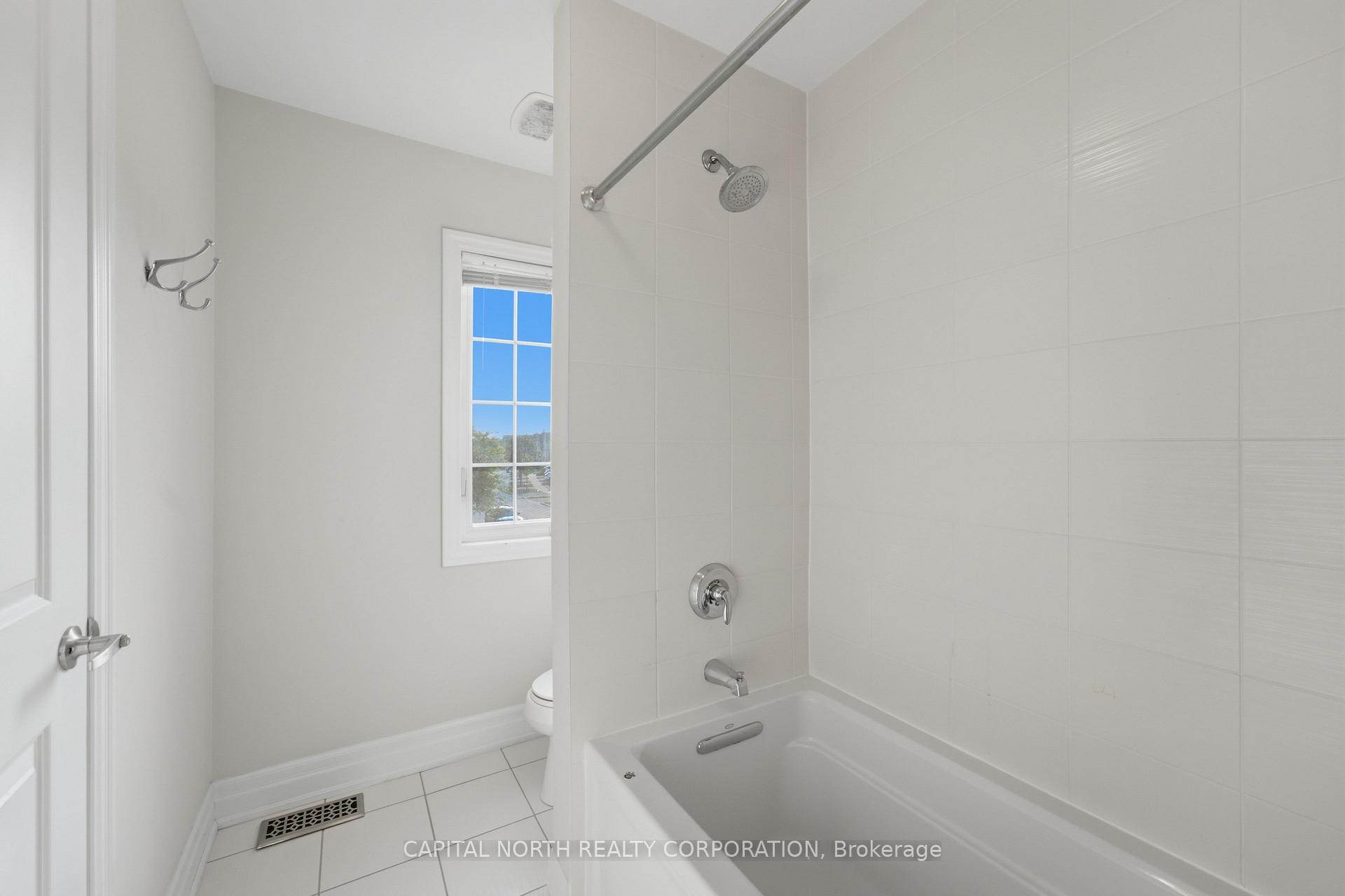 Photo 29 of 18 Alex Campbell Crescent, King, King City — HOMEH