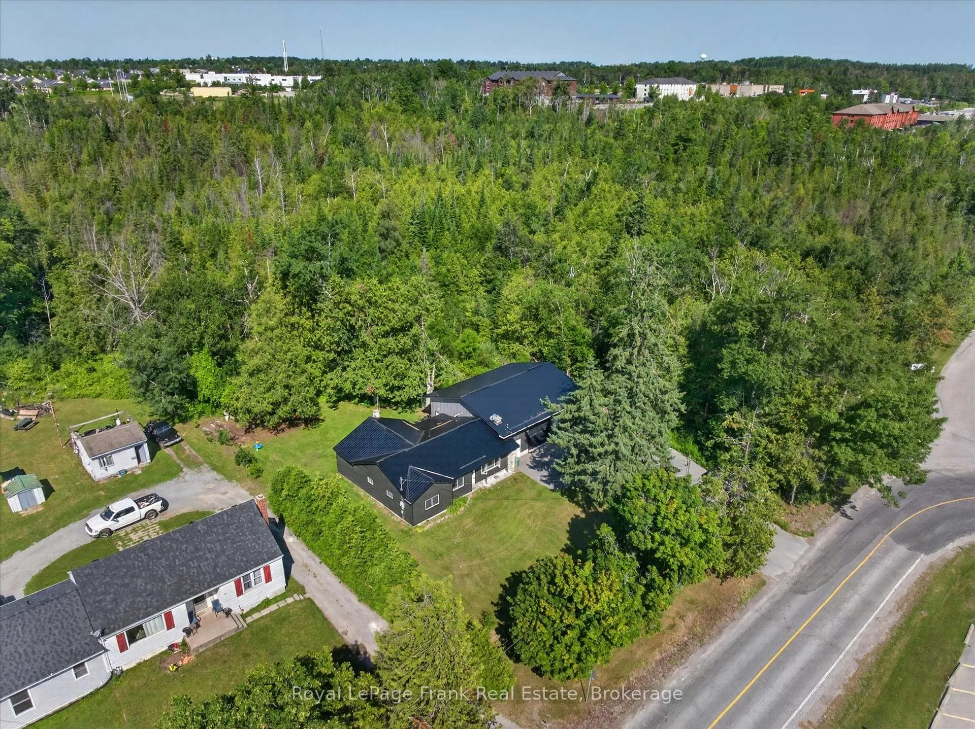 Photo 37 of 731 Harper Road, Peterborough, Otonabee Ward 1 — HOMEH