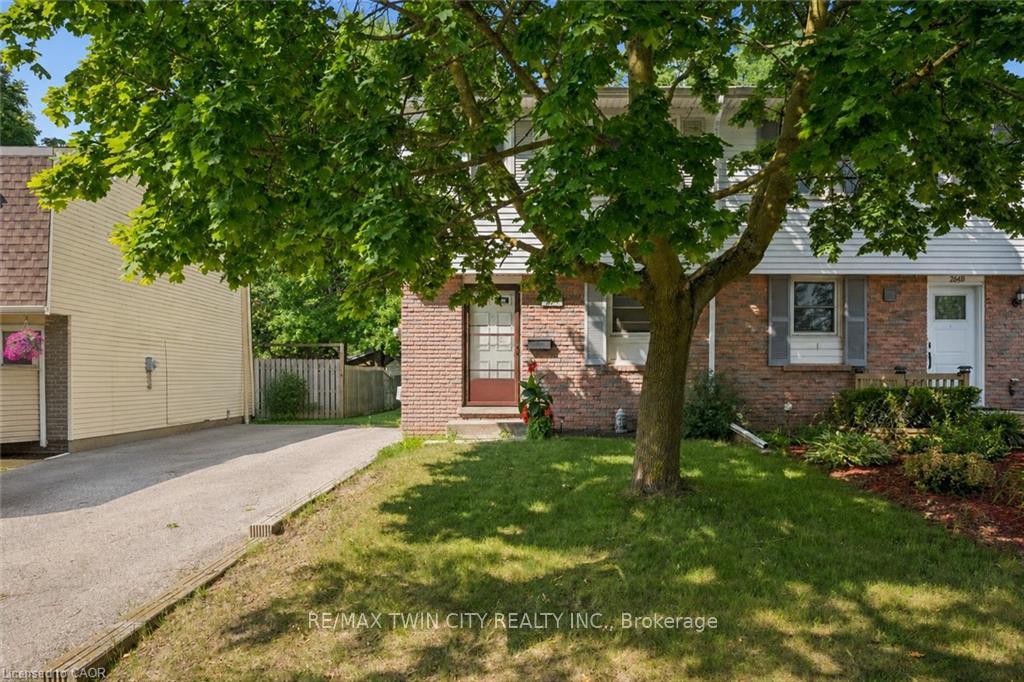 Photo 2 of Unit A, 264 Northlake Drive, Waterloo, North Lakeshore — HOMEH