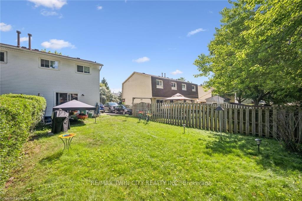 Photo 5 of Unit A, 264 Northlake Drive, Waterloo, North Lakeshore — HOMEH