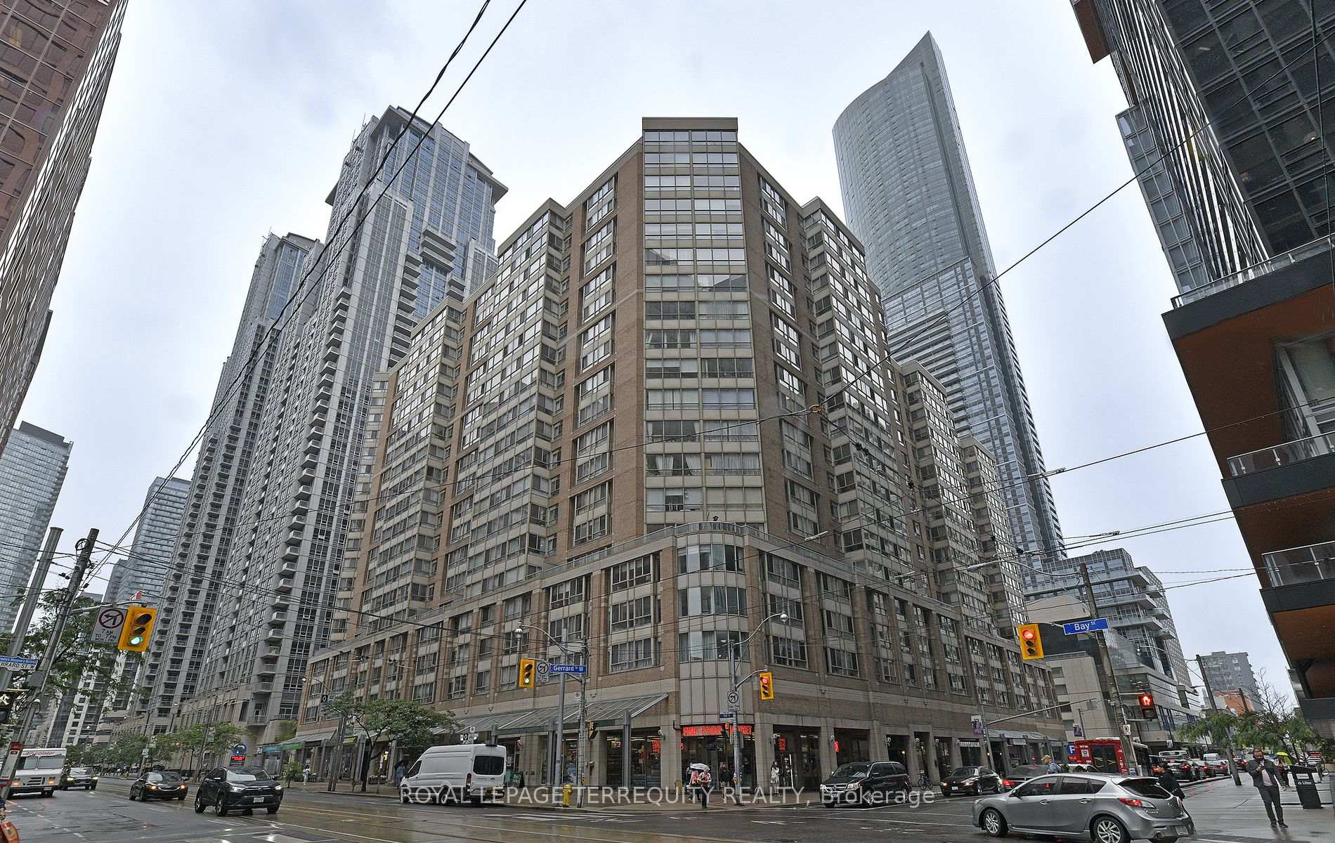 Front of Unit 1113, 711 Bay Street