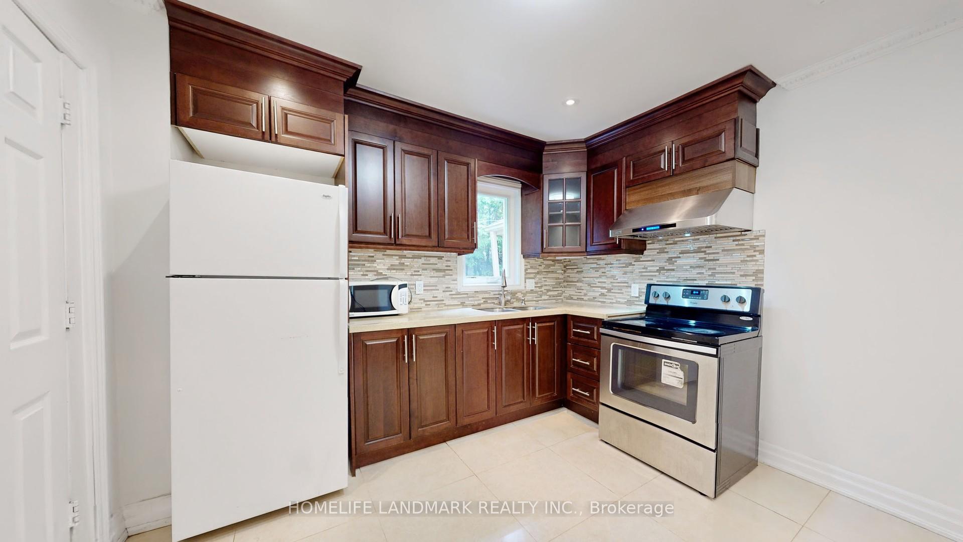 Photo 13 of 98 Glen Cameron Road, Markham, Thornhill — HOMEH