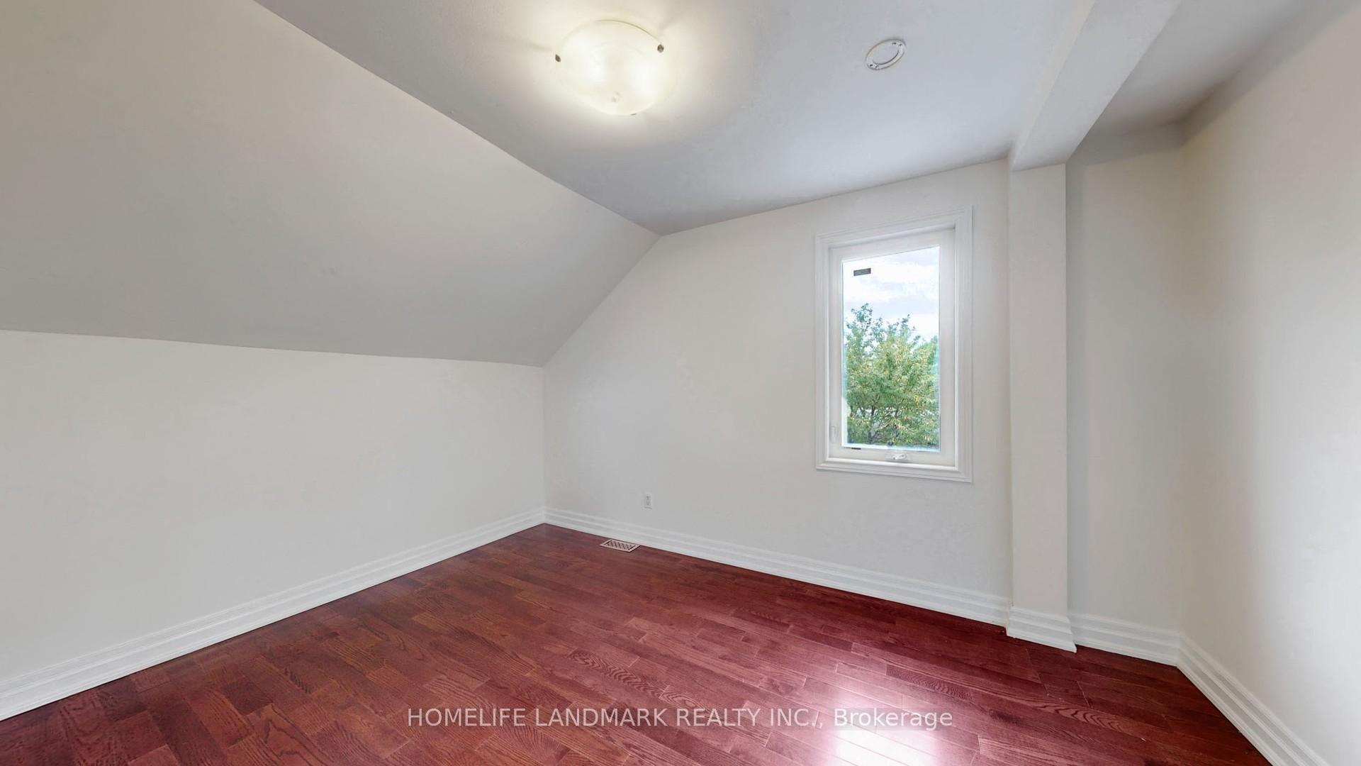 Photo 18 of 98 Glen Cameron Road, Markham, Thornhill — HOMEH