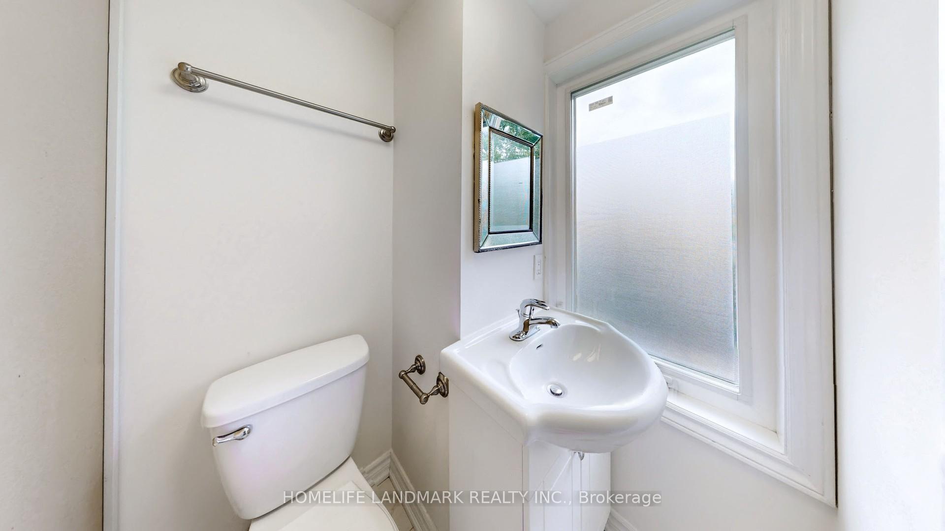 Photo 19 of 98 Glen Cameron Road, Markham, Thornhill — HOMEH