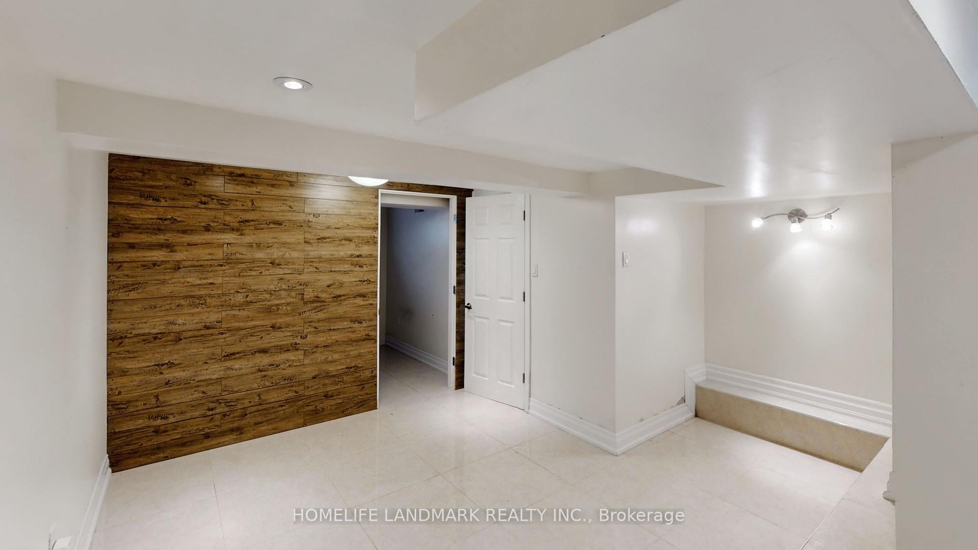 Photo 23 of 98 Glen Cameron Road, Markham, Thornhill — HOMEH
