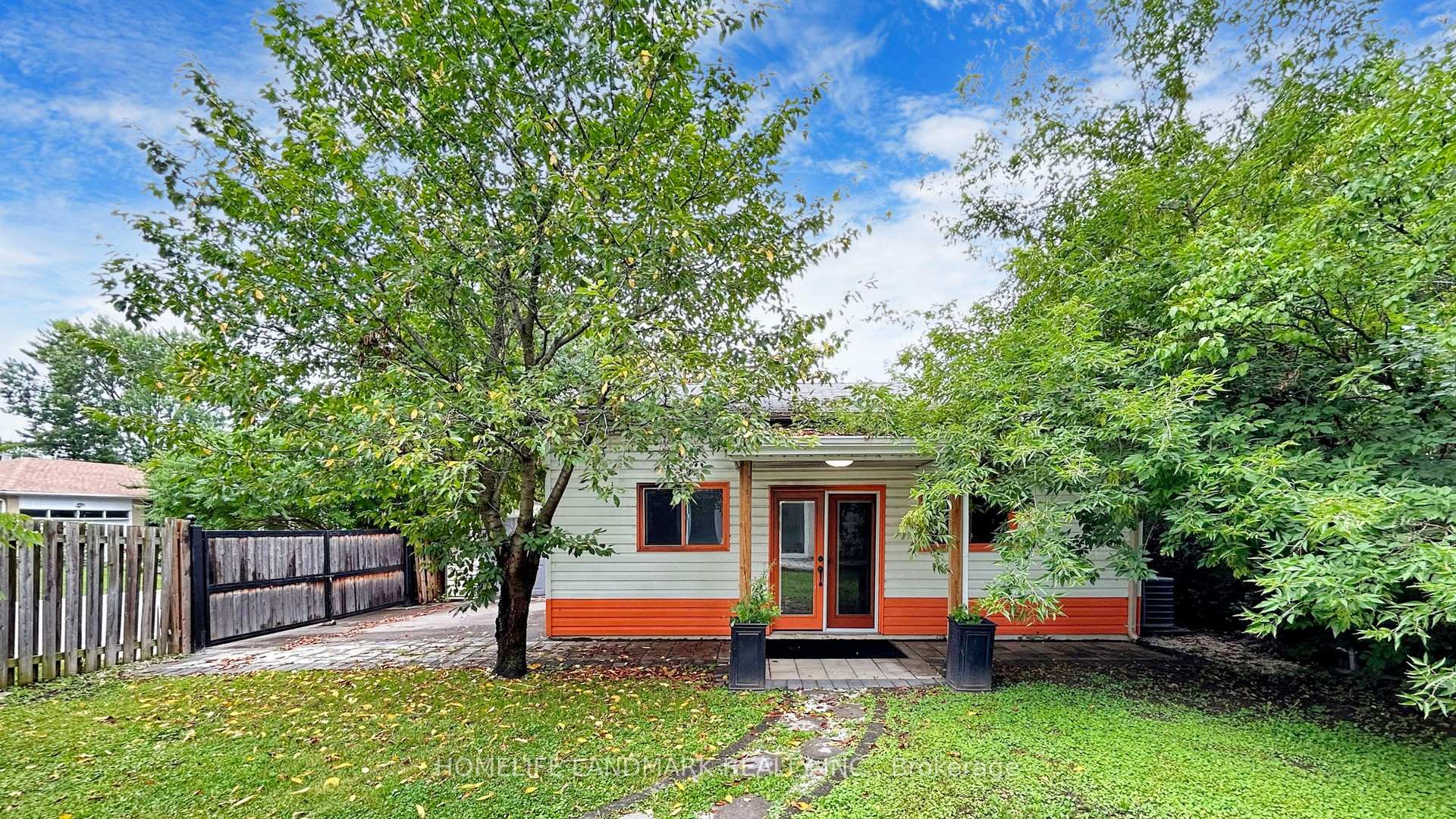 Photo 31 of 98 Glen Cameron Road, Markham, Thornhill — HOMEH