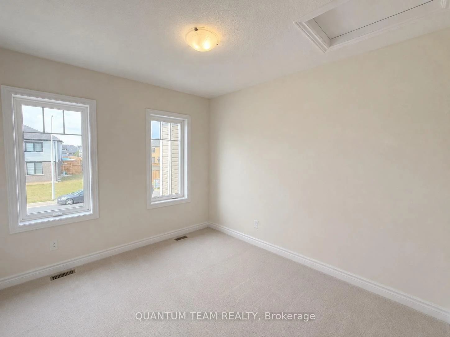 Photo 18 of 266 Explorer Way, Thorold, Rolling Meadows — HOMEH