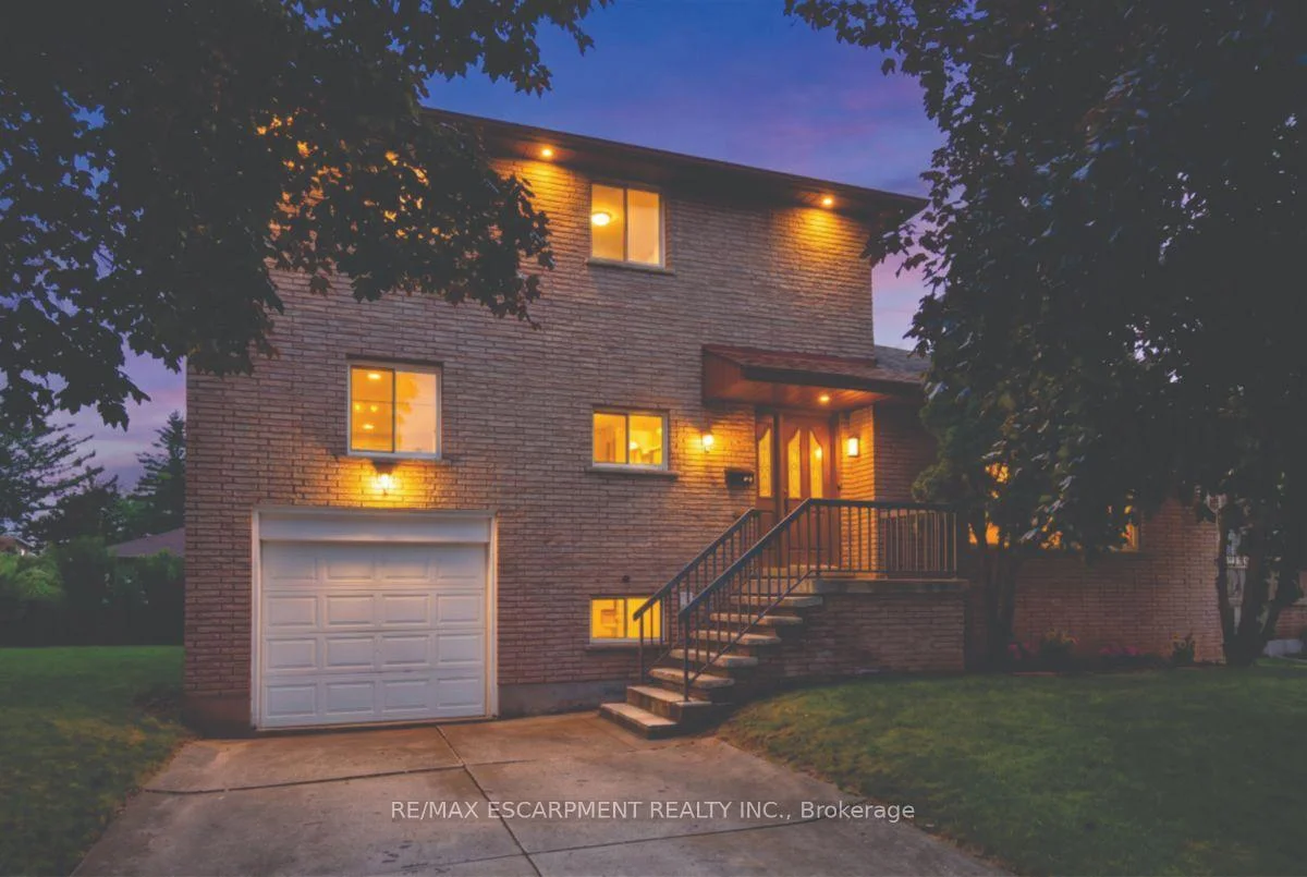 Photo 4 of 345 Berkindale Drive, Hamilton, Riverdale — HOMEH