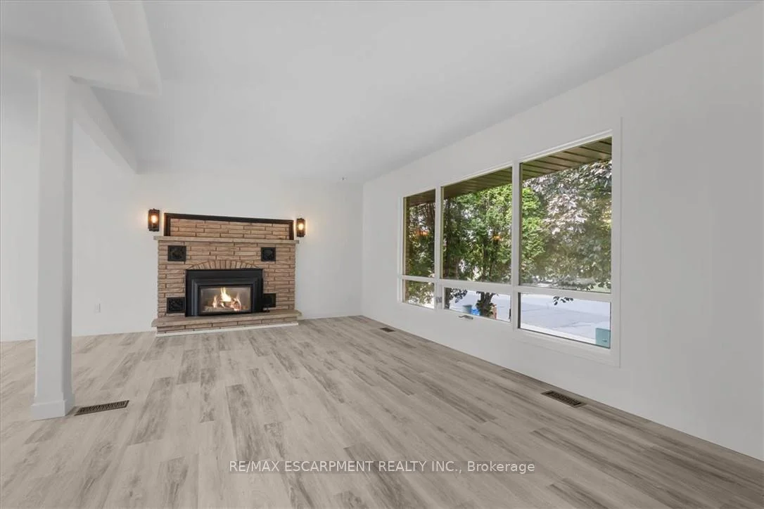 Photo 8 of 345 Berkindale Drive, Hamilton, Riverdale — HOMEH
