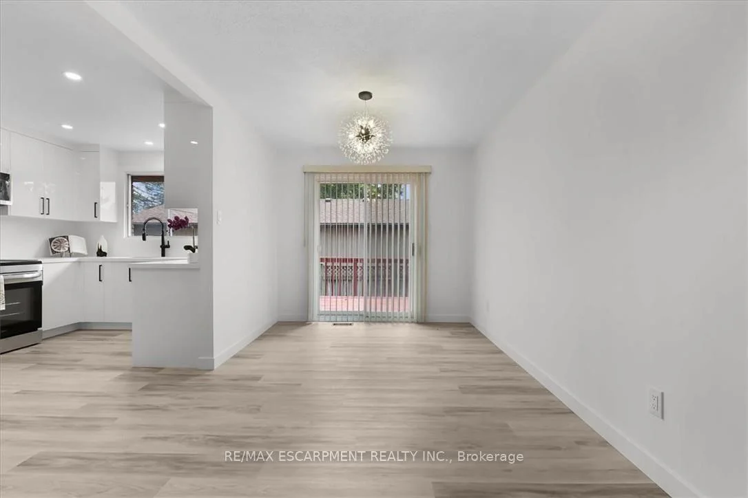 Photo 12 of 345 Berkindale Drive, Hamilton, Riverdale — HOMEH