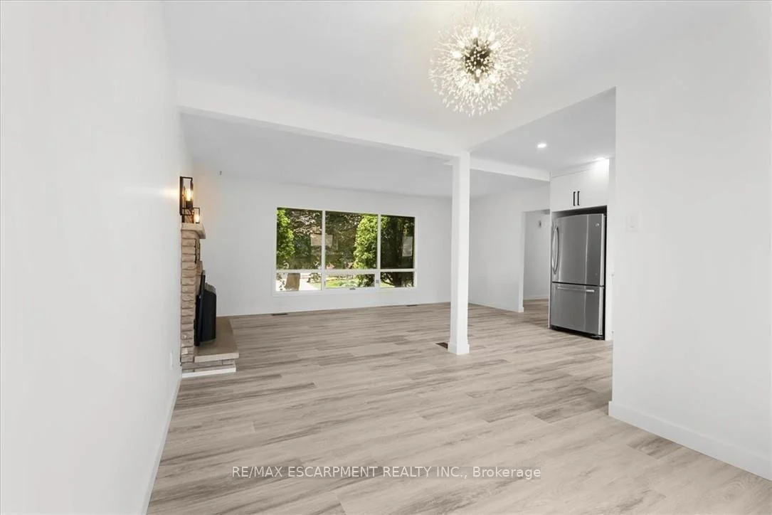 Photo 14 of 345 Berkindale Drive, Hamilton, Riverdale — HOMEH