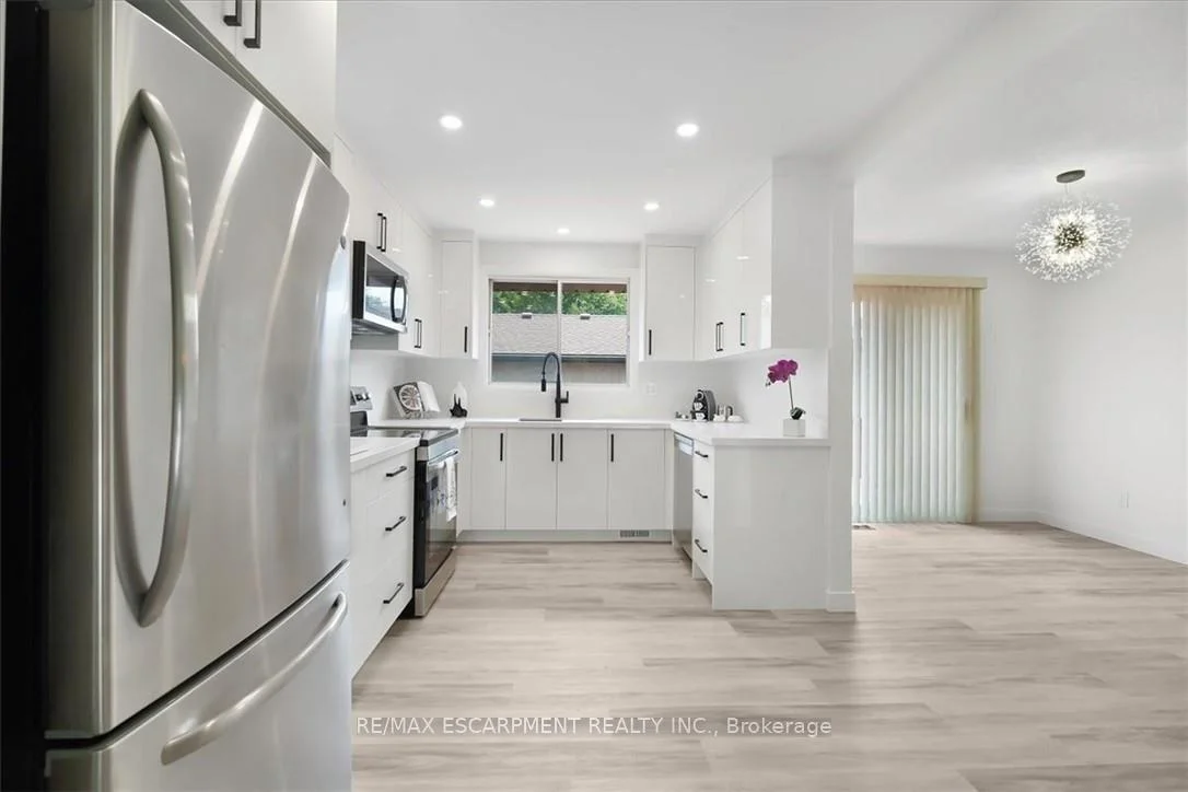 Photo 18 of 345 Berkindale Drive, Hamilton, Riverdale — HOMEH