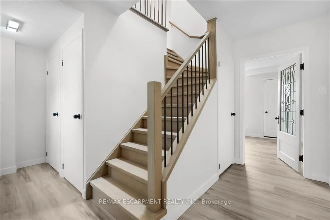Photo 36 of 345 Berkindale Drive, Hamilton, Riverdale — HOMEH