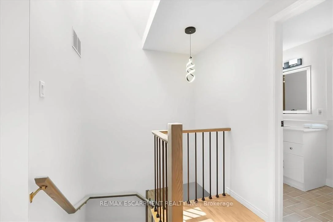 Photo 38 of 345 Berkindale Drive, Hamilton, Riverdale — HOMEH