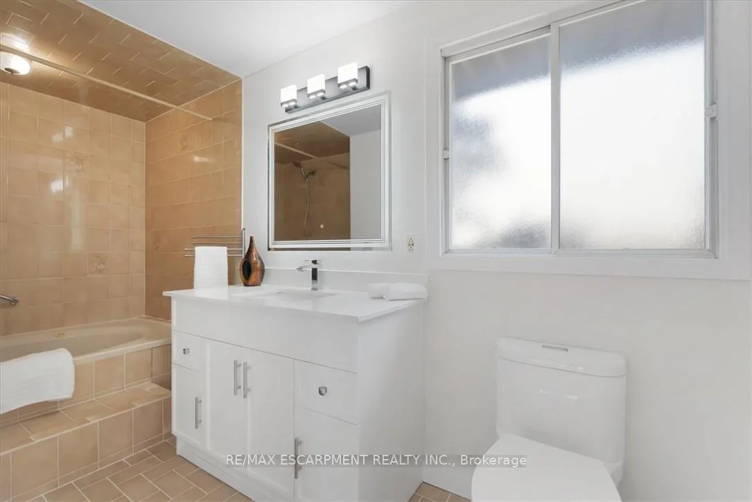Photo 54 of 345 Berkindale Drive, Hamilton, Riverdale — HOMEH