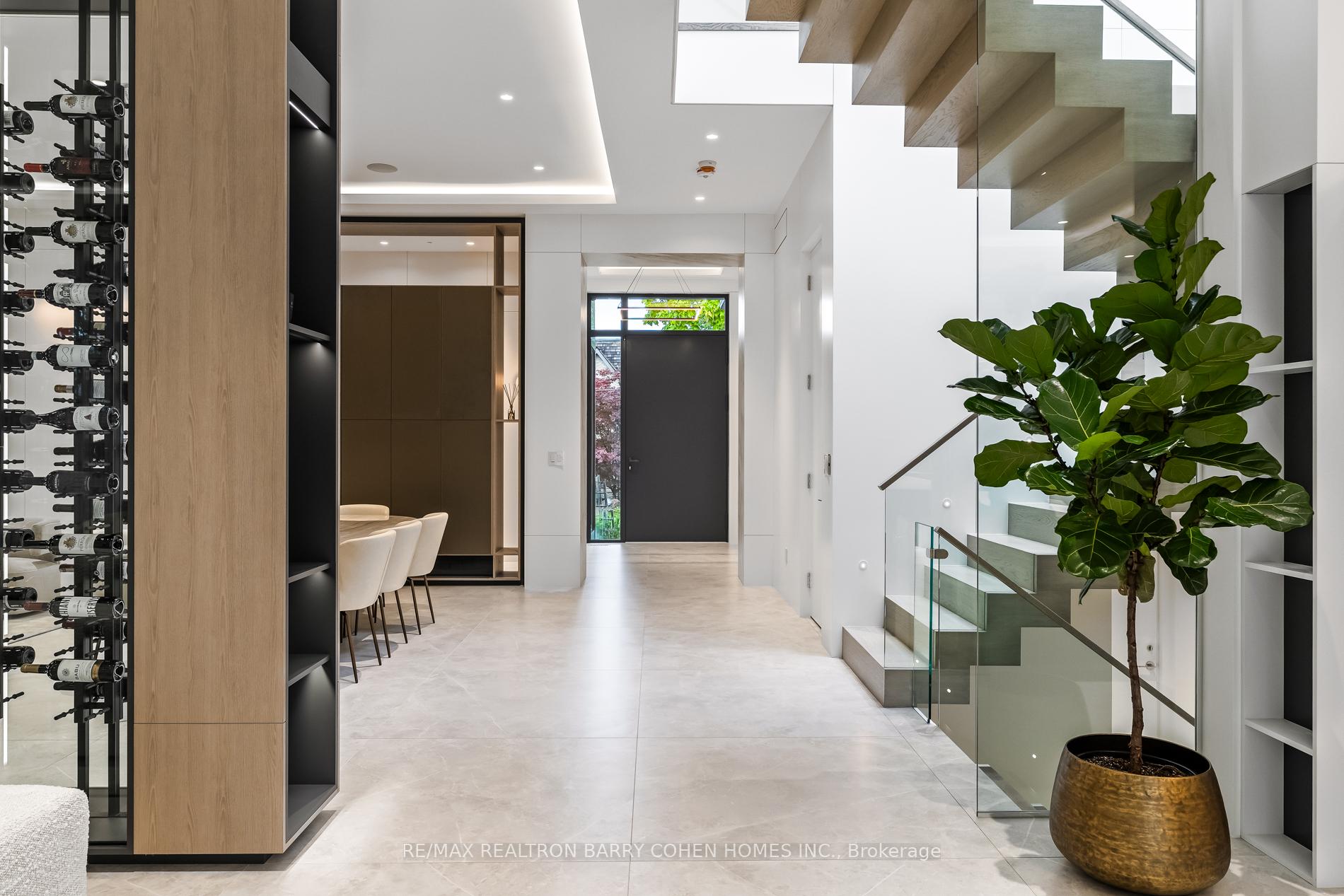 Photo 5 of 90 Esgore Drive, Toronto, Bedford Park-Nortown — HOMEH