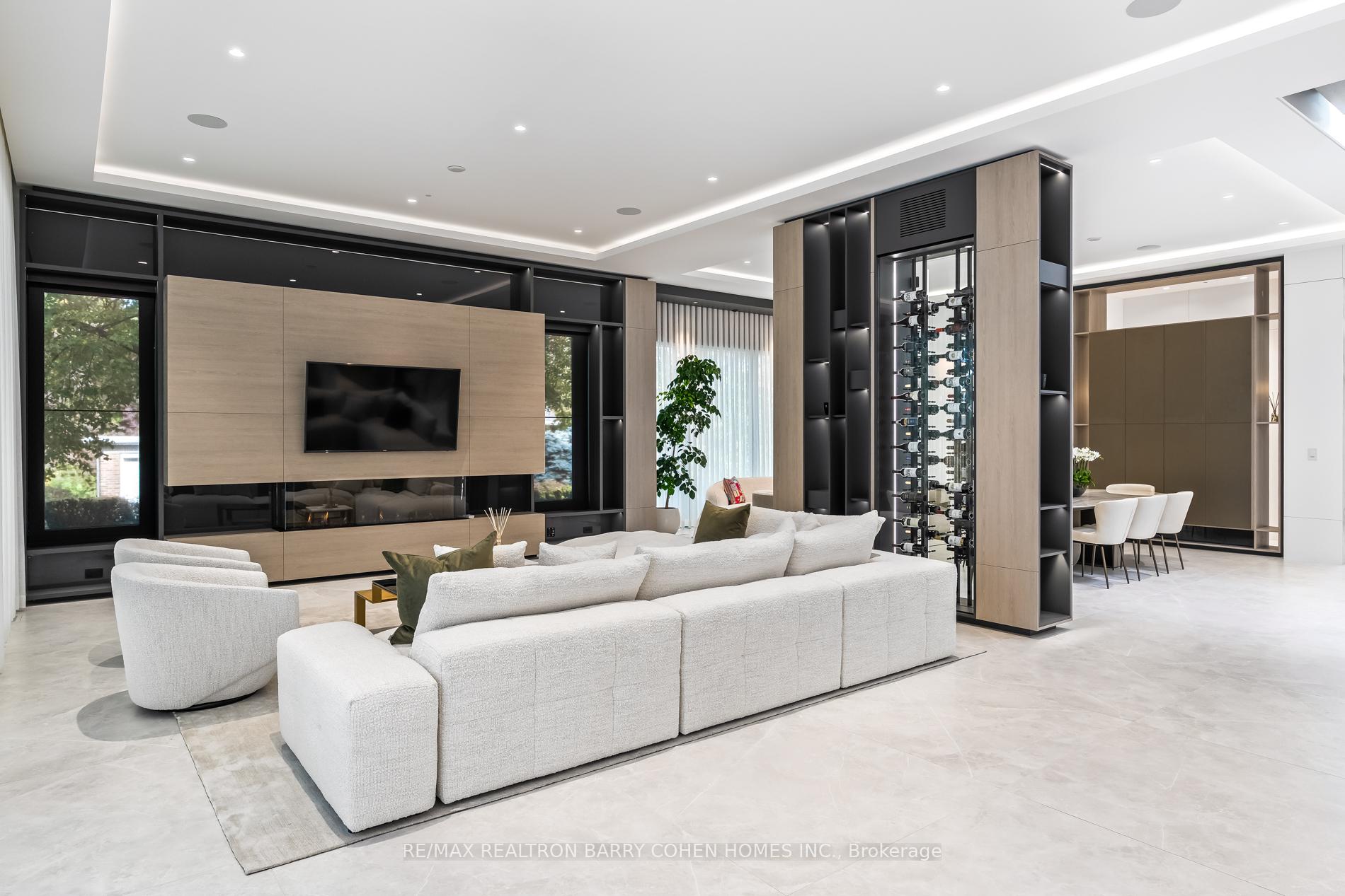 Photo 10 of 90 Esgore Drive, Toronto, Bedford Park-Nortown — HOMEH