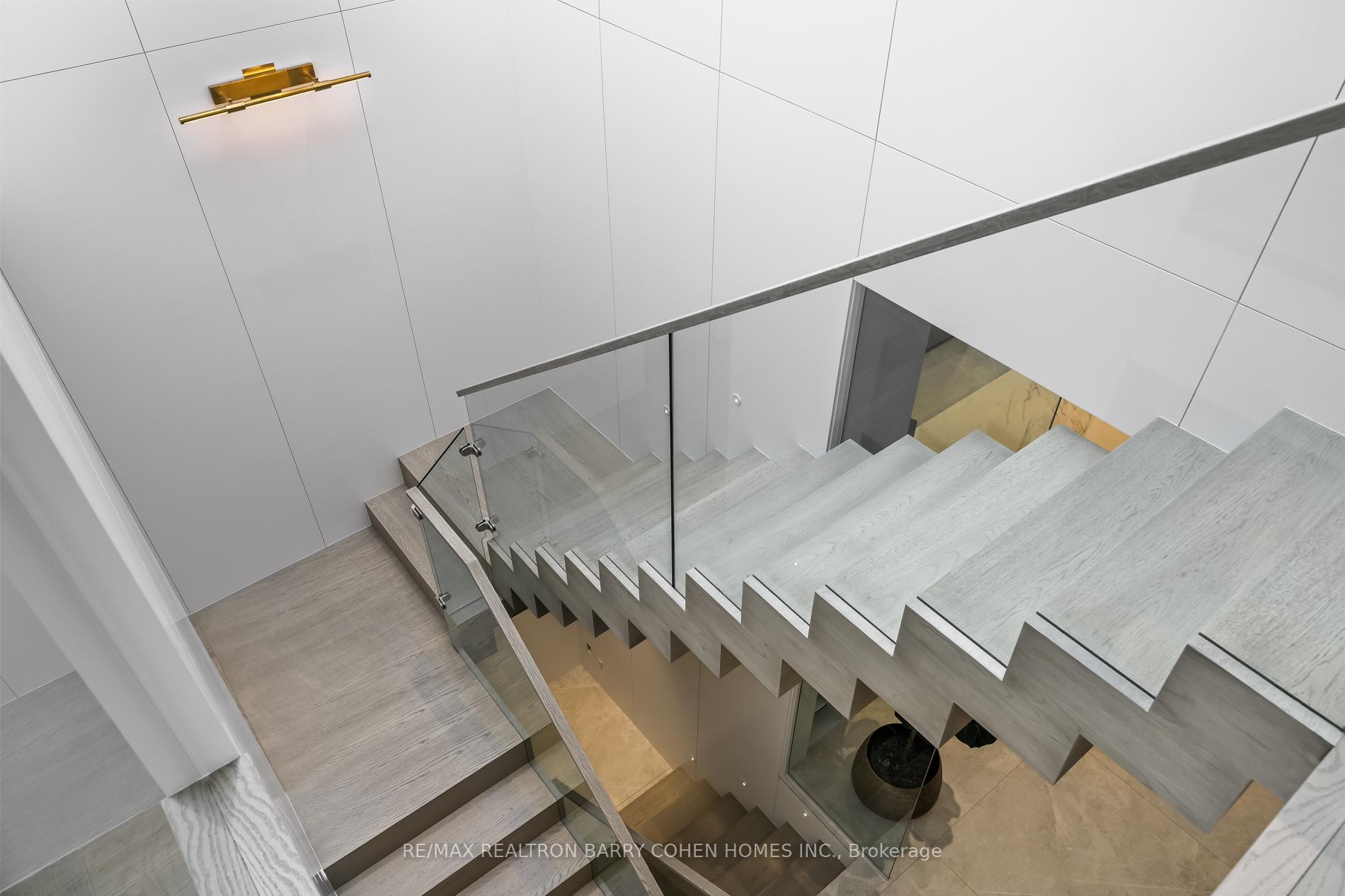 Photo 20 of 90 Esgore Drive, Toronto, Bedford Park-Nortown — HOMEH