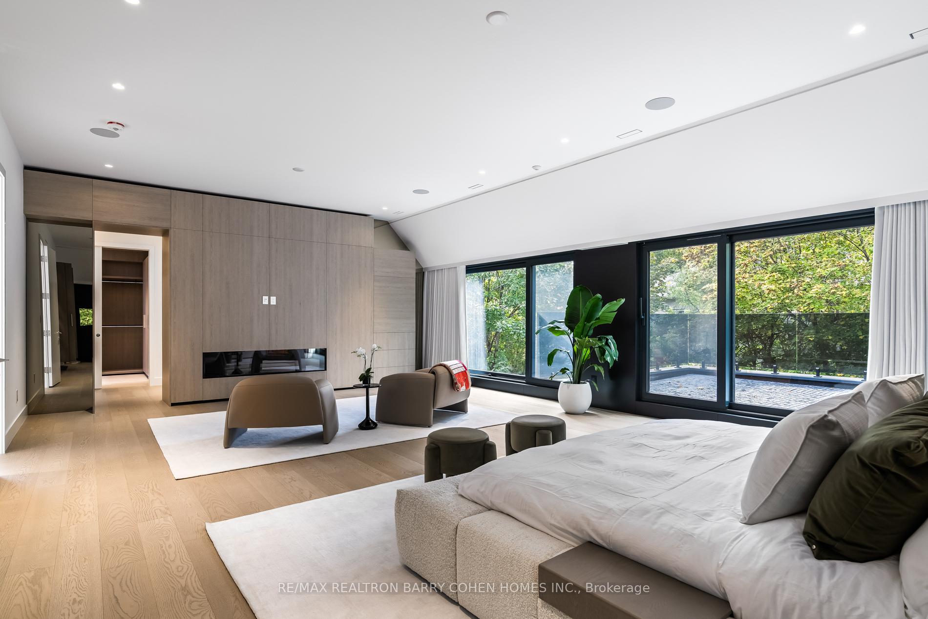 Photo 23 of 90 Esgore Drive, Toronto, Bedford Park-Nortown — HOMEH