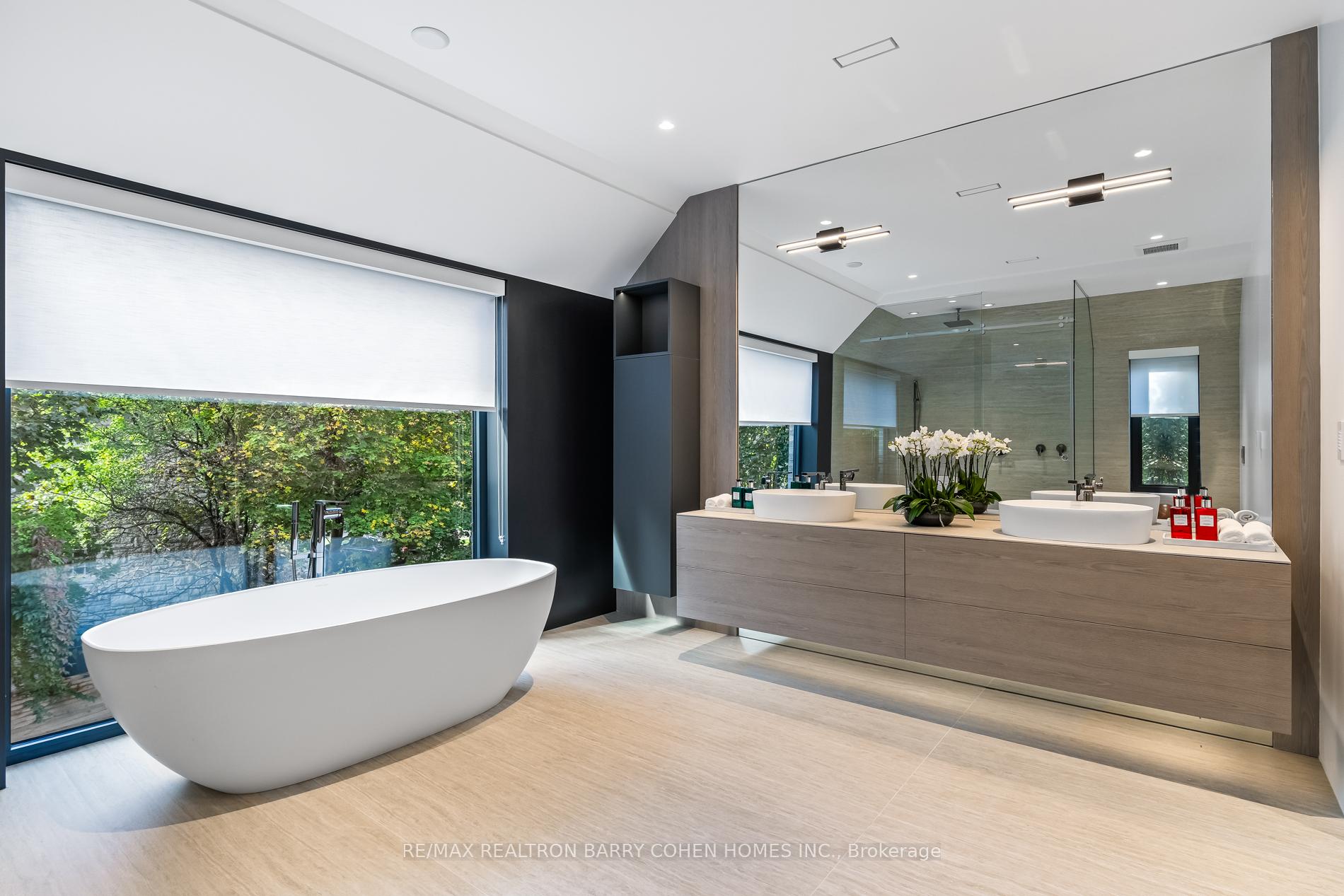 Photo 28 of 90 Esgore Drive, Toronto, Bedford Park-Nortown — HOMEH