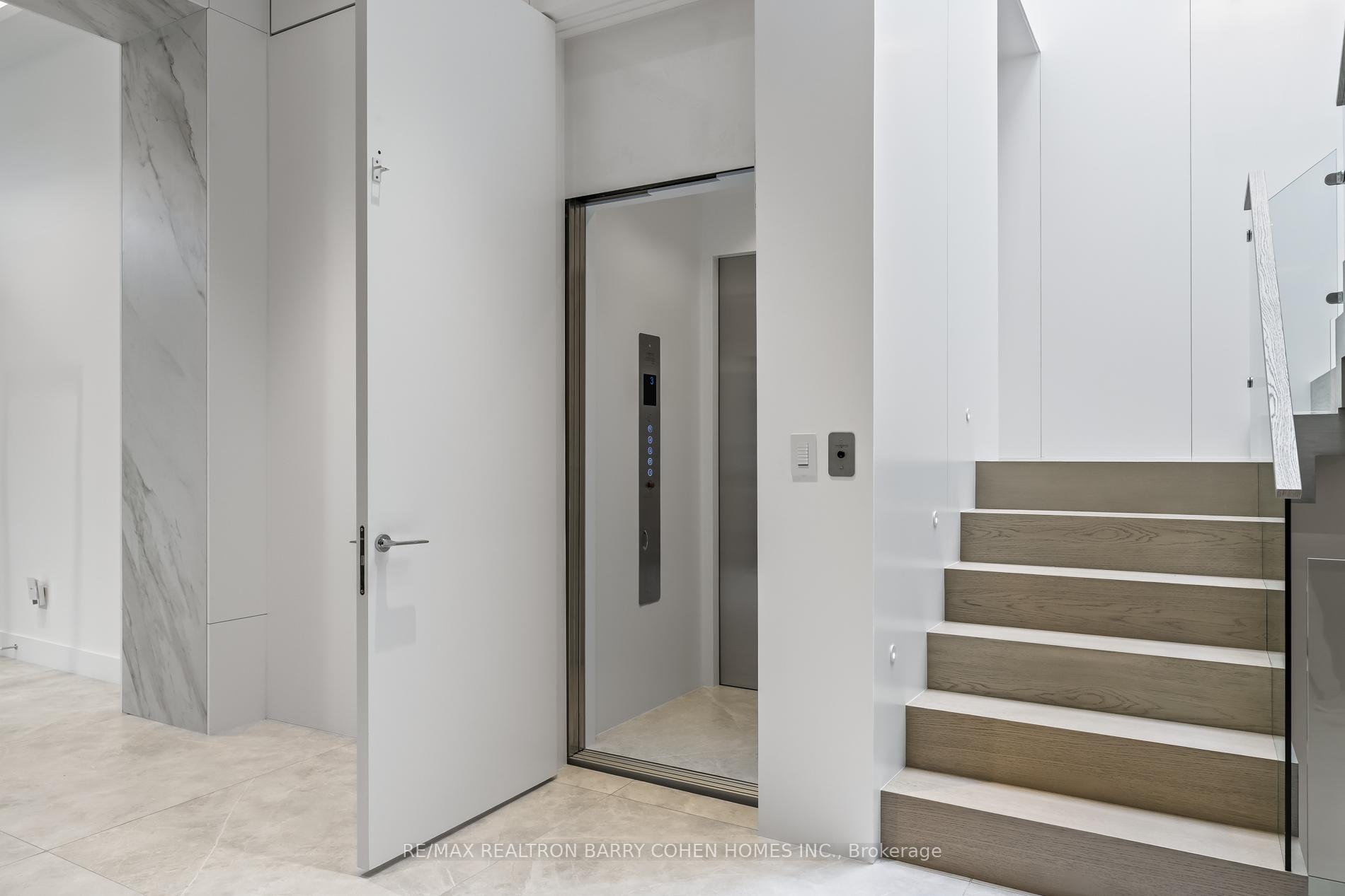 Photo 32 of 90 Esgore Drive, Toronto, Bedford Park-Nortown — HOMEH