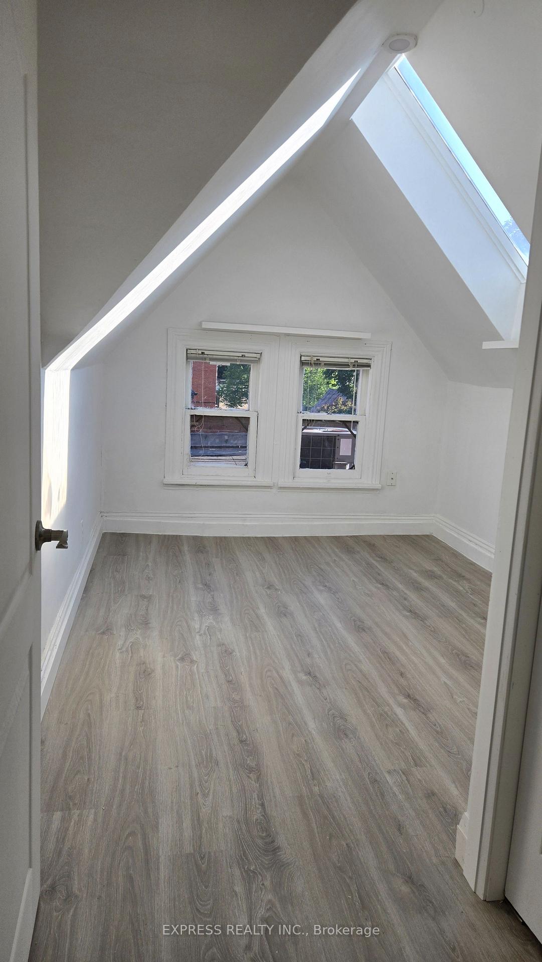 Photo 7 of Unit 303, 252 James Street S, Hamilton, Durand — HOMEH