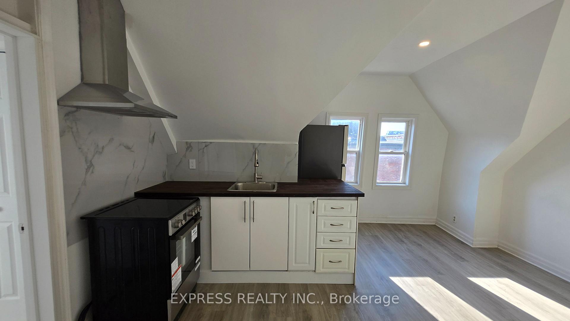 Photo 9 of Unit 303, 252 James Street S, Hamilton, Durand — HOMEH