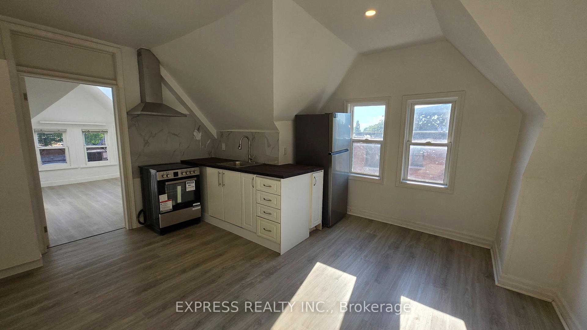 Photo 10 of Unit 303, 252 James Street S, Hamilton, Durand — HOMEH