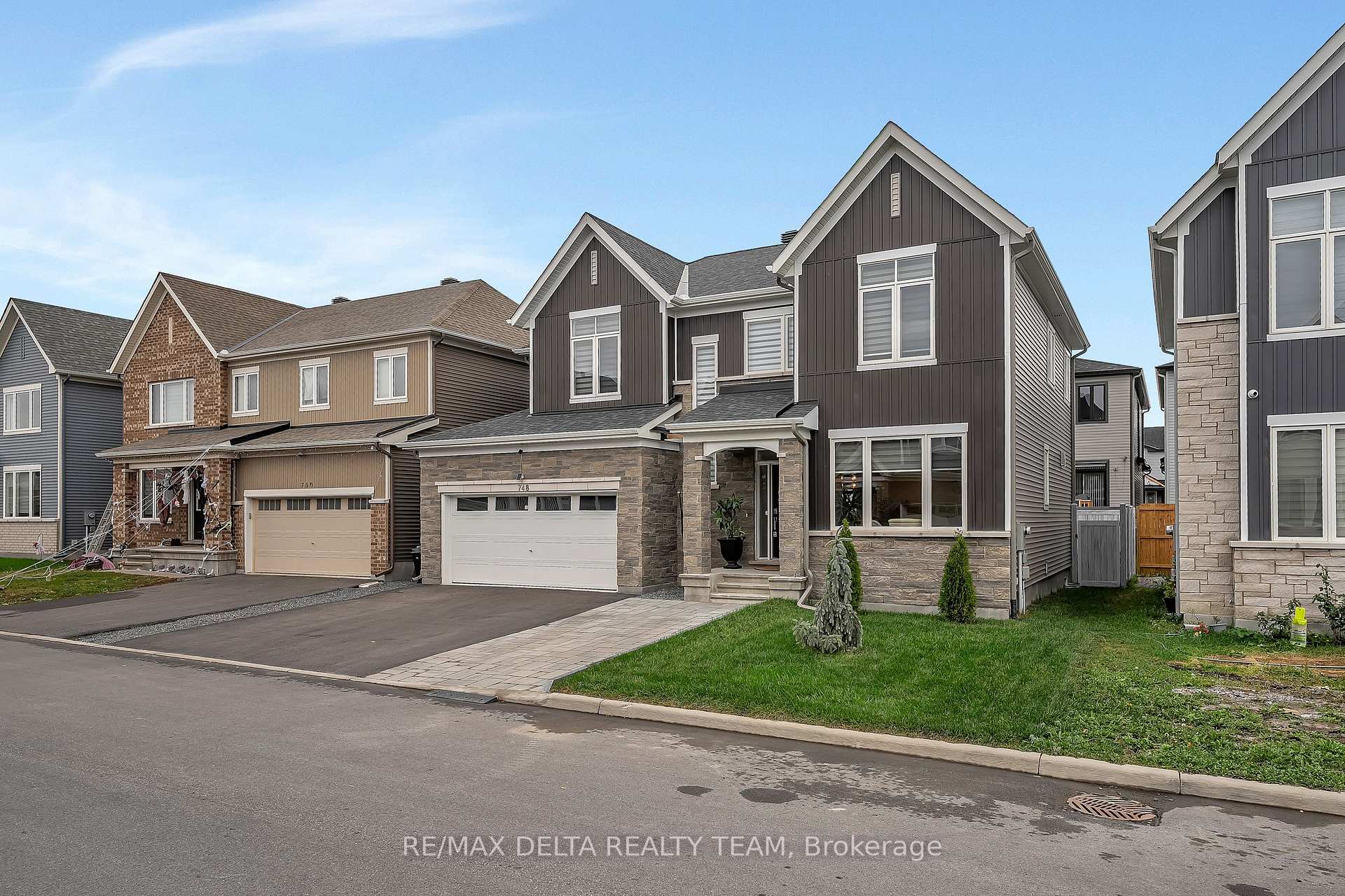 Photo 2 of 748 Vennecy Terrace, Ottawa, Chapel Hill South - Orleans Village — HOMEH