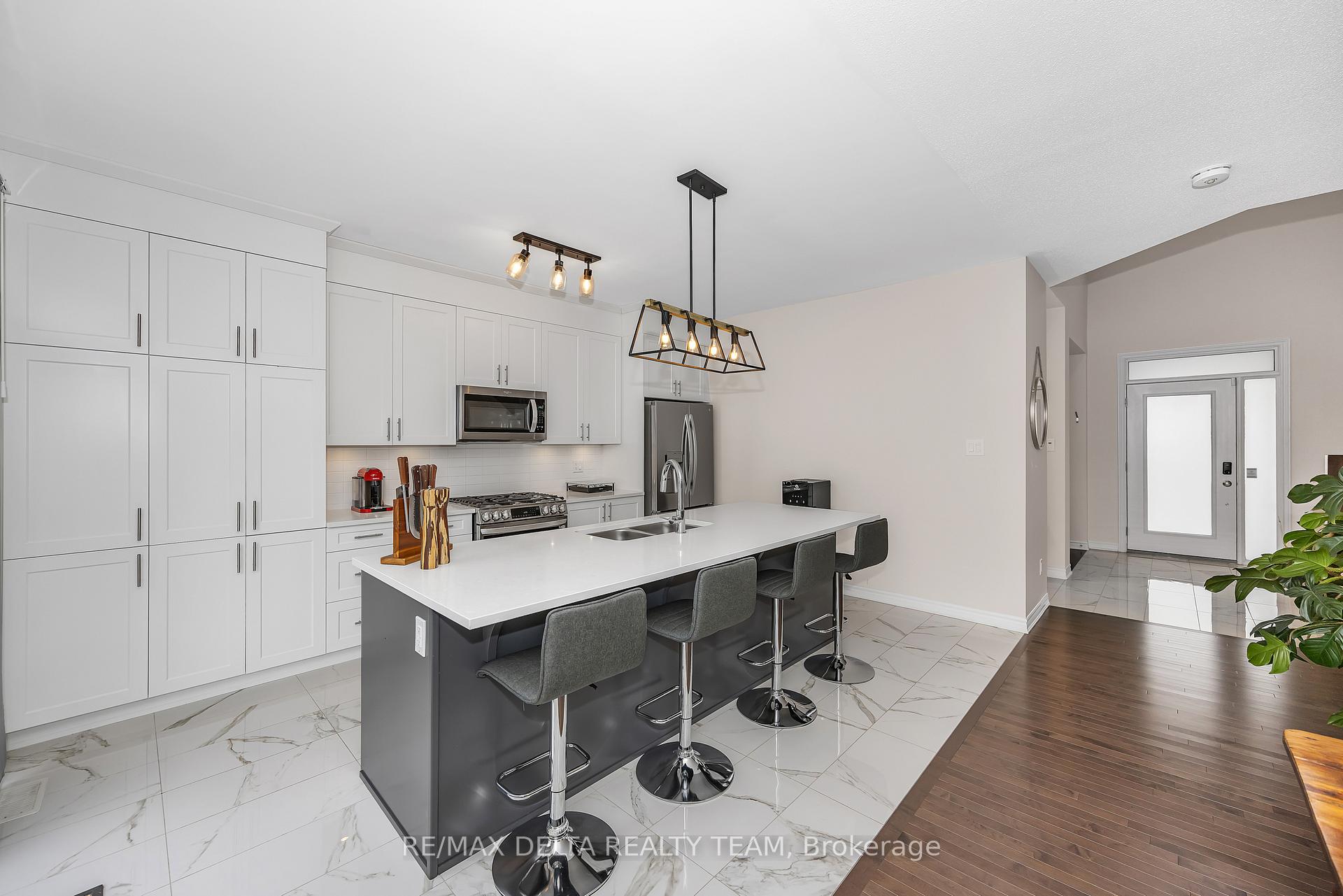 Photo 10 of 748 Vennecy Terrace, Ottawa, Chapel Hill South - Orleans Village — HOMEH