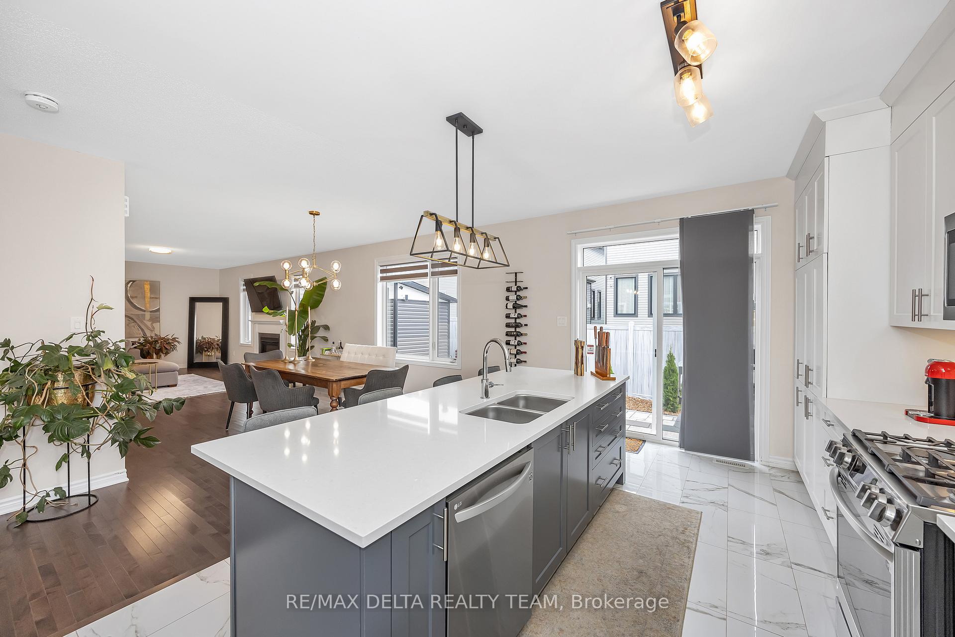 Photo 12 of 748 Vennecy Terrace, Ottawa, Chapel Hill South - Orleans Village — HOMEH