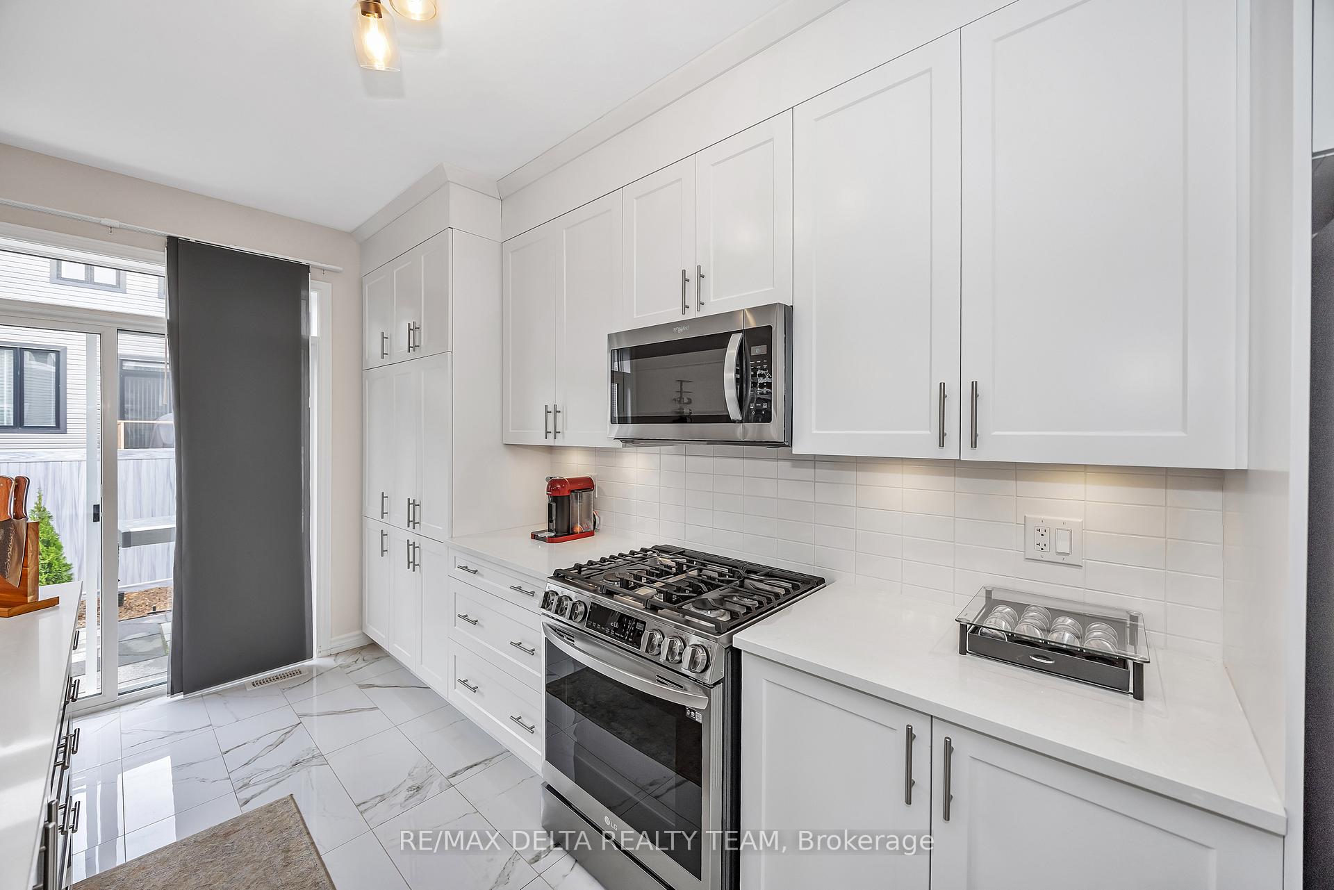 Photo 13 of 748 Vennecy Terrace, Ottawa, Chapel Hill South - Orleans Village — HOMEH