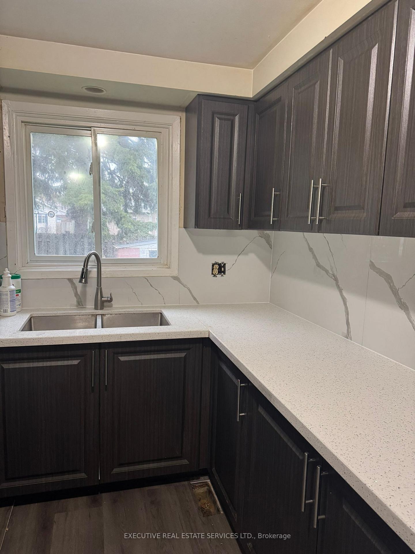 Photo 10 of 58 Burns Drive, Guelph, Riverside Park — HOMEH