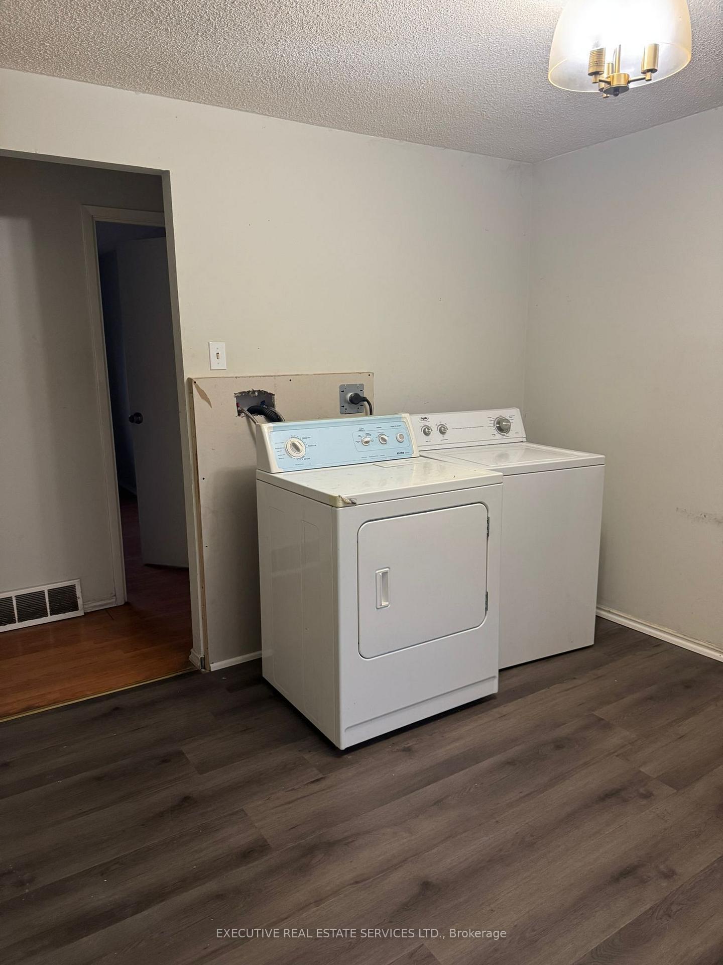 Photo 12 of 58 Burns Drive, Guelph, Riverside Park — HOMEH