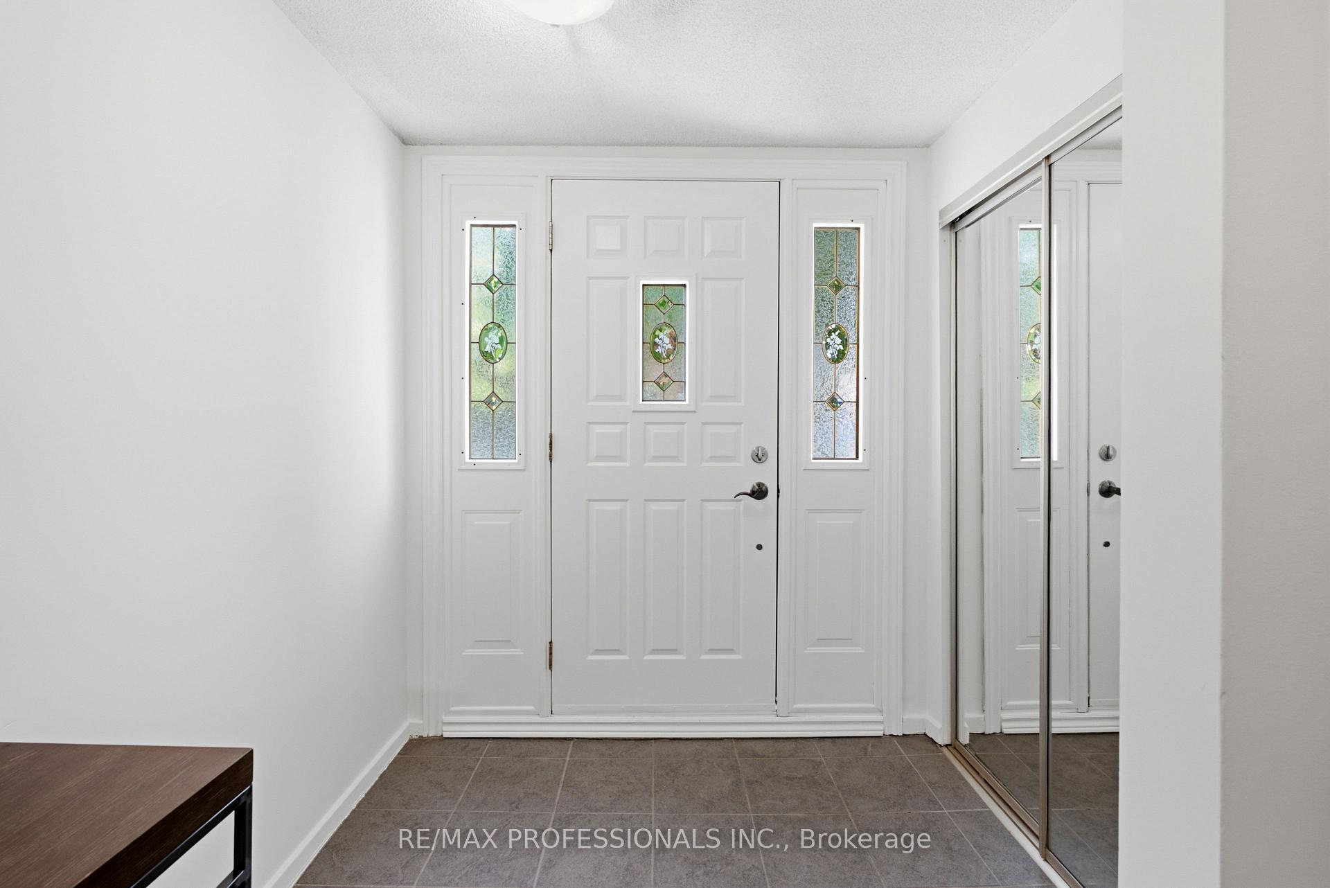 Photo 4 of 89 Glen Agar Drive, Etobicoke, Princess-Rosethorn — HOMEH