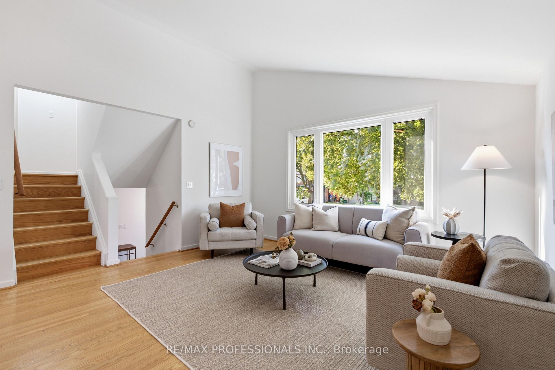 Photo 5 of 89 Glen Agar Drive, Etobicoke, Princess-Rosethorn — HOMEH