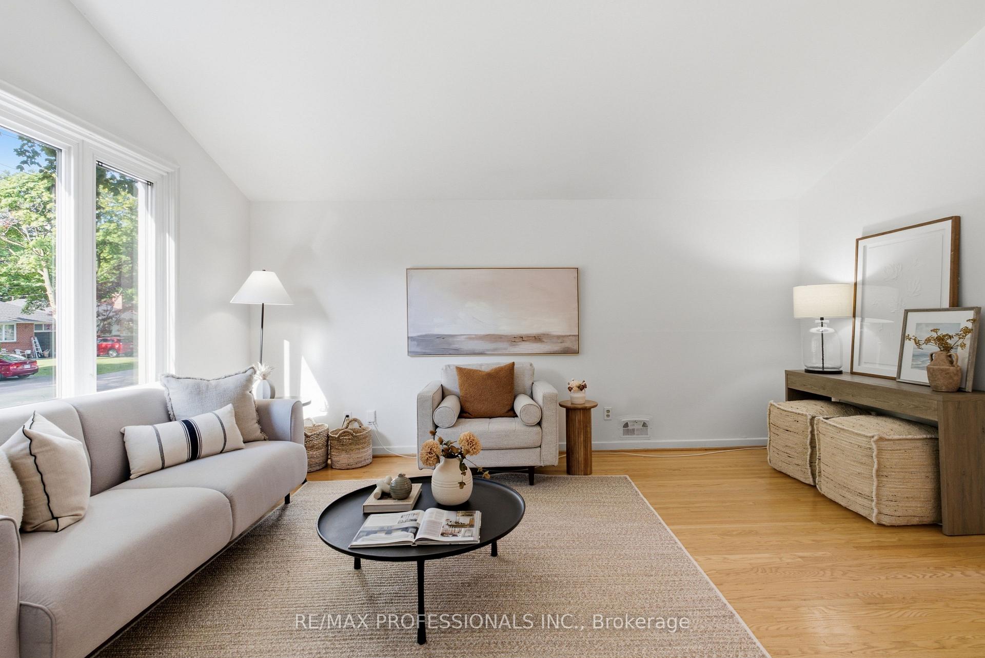 Photo 8 of 89 Glen Agar Drive, Etobicoke, Princess-Rosethorn — HOMEH