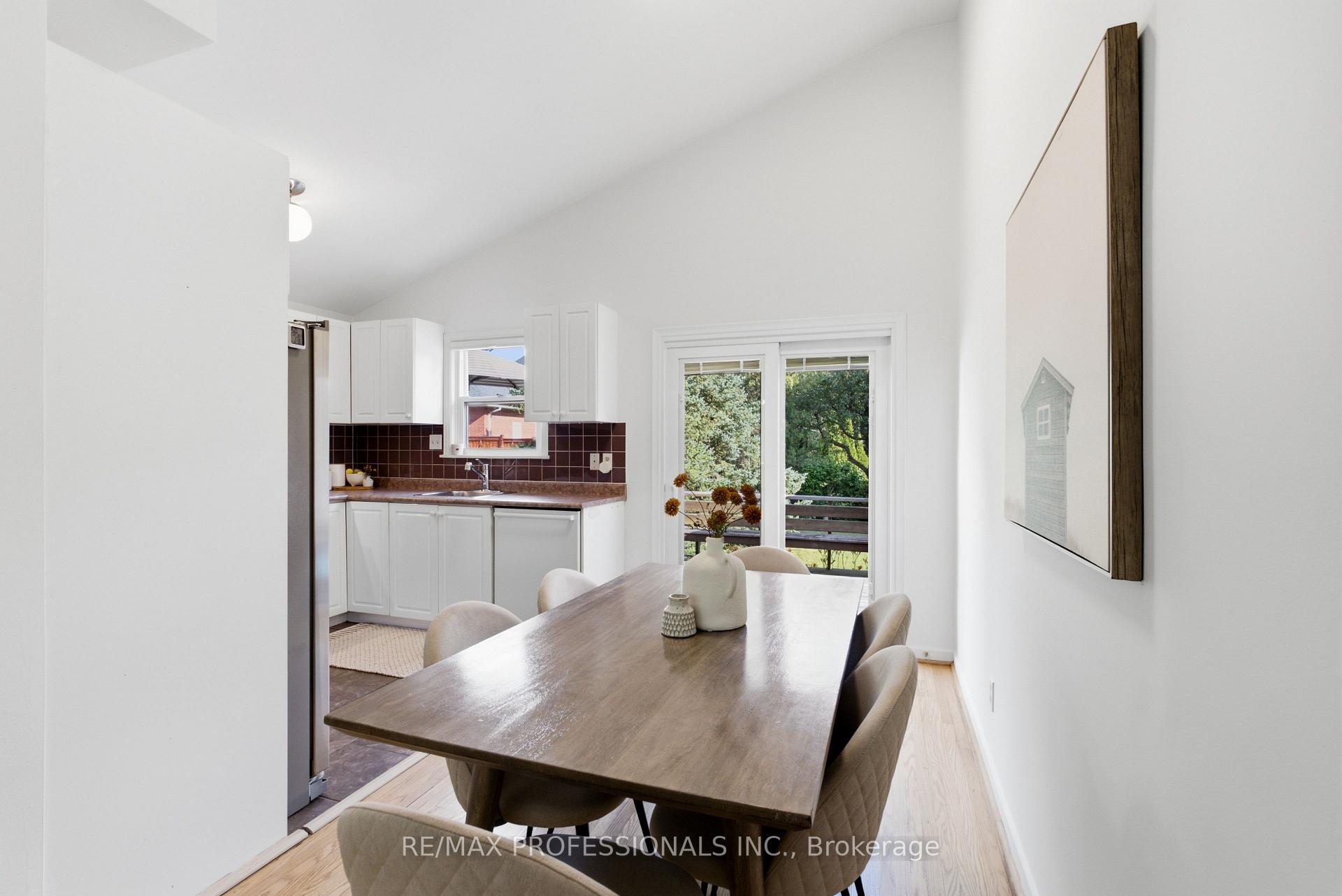 Photo 15 of 89 Glen Agar Drive, Etobicoke, Princess-Rosethorn — HOMEH