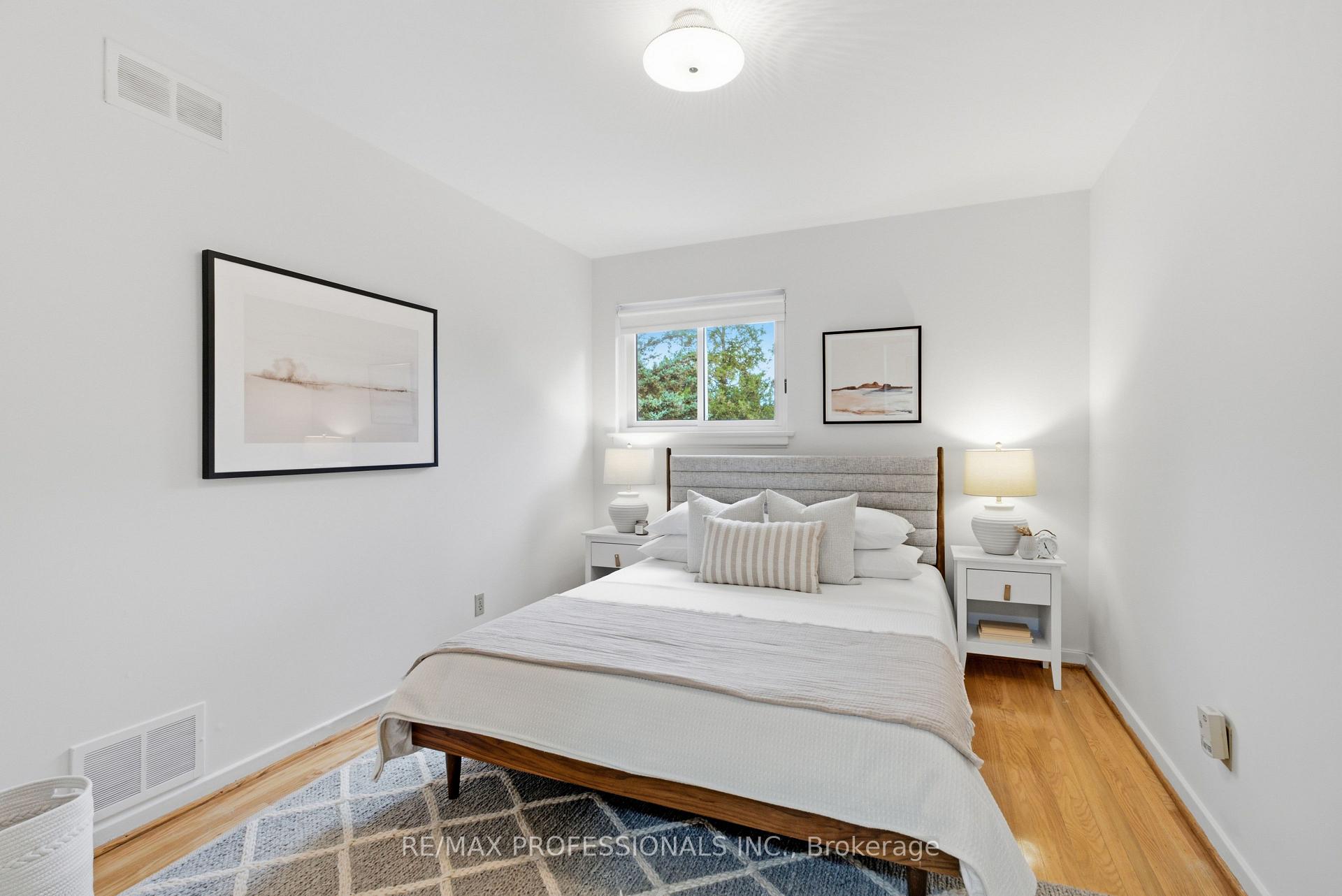 Photo 21 of 89 Glen Agar Drive, Etobicoke, Princess-Rosethorn — HOMEH