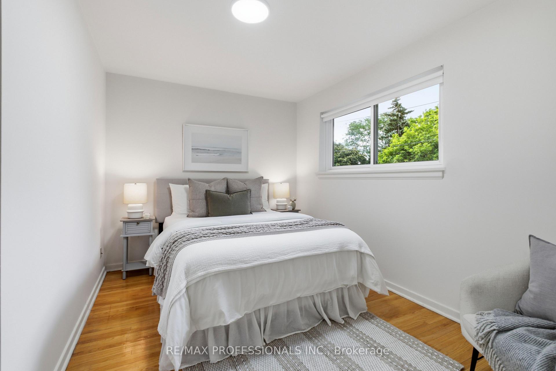 Photo 23 of 89 Glen Agar Drive, Etobicoke, Princess-Rosethorn — HOMEH