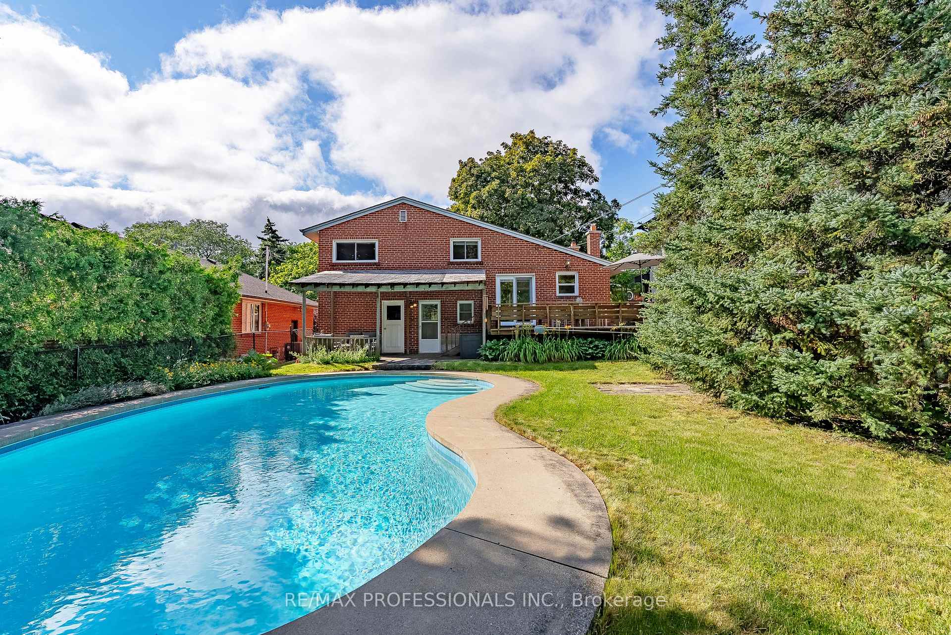 Photo 41 of 89 Glen Agar Drive, Etobicoke, Princess-Rosethorn — HOMEH