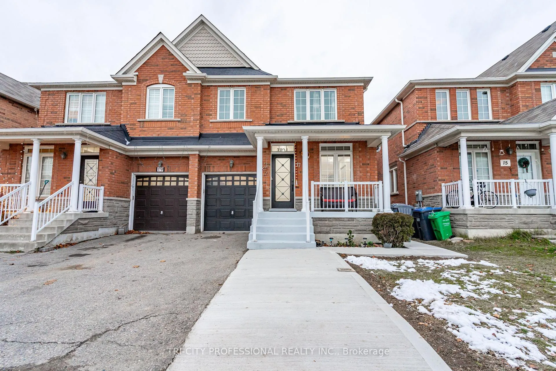 Photo 1 of 17 Sleightholme Crescent, Brampton, Bram East — HOMEH