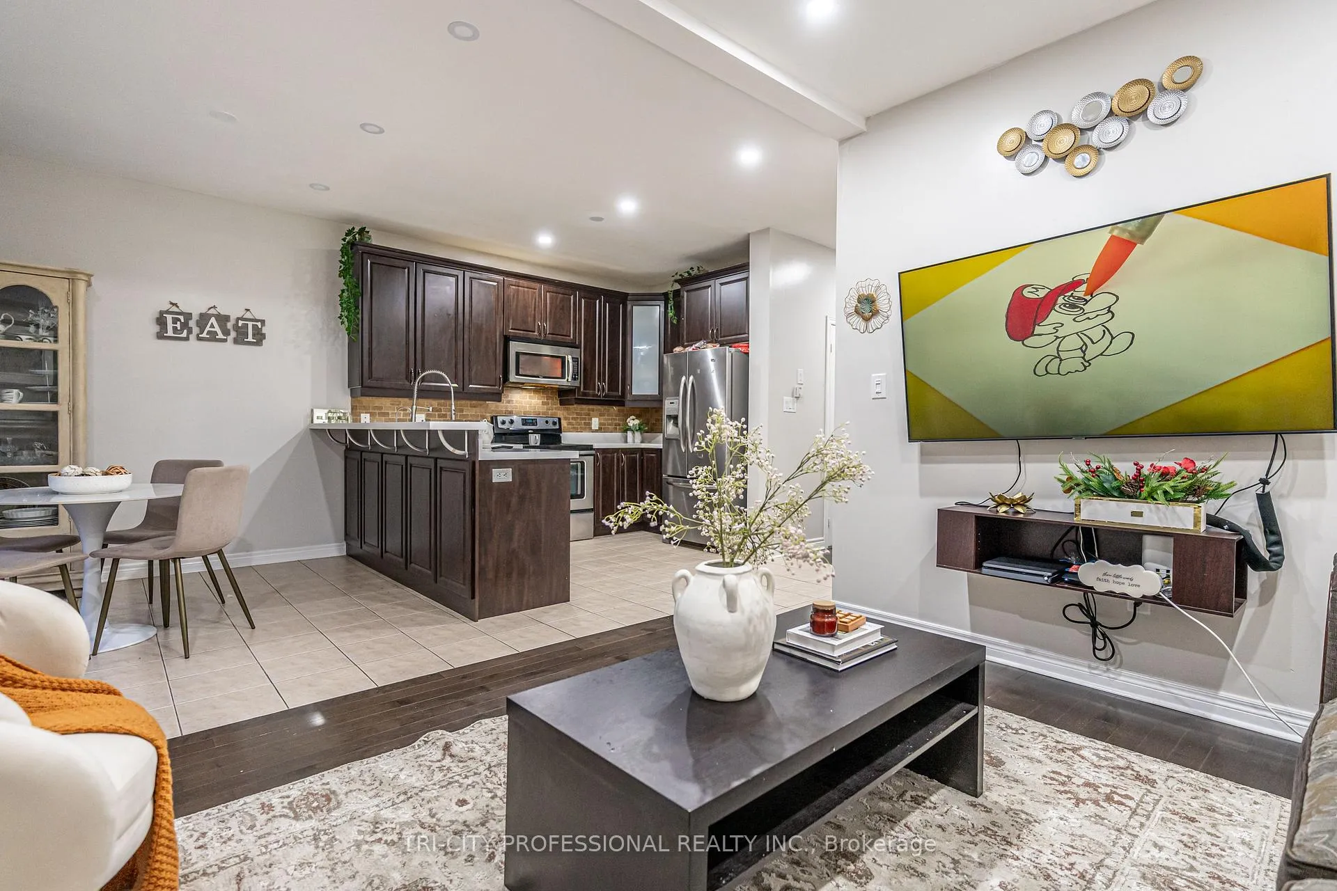 Photo 12 of 17 Sleightholme Crescent, Brampton, Bram East — HOMEH