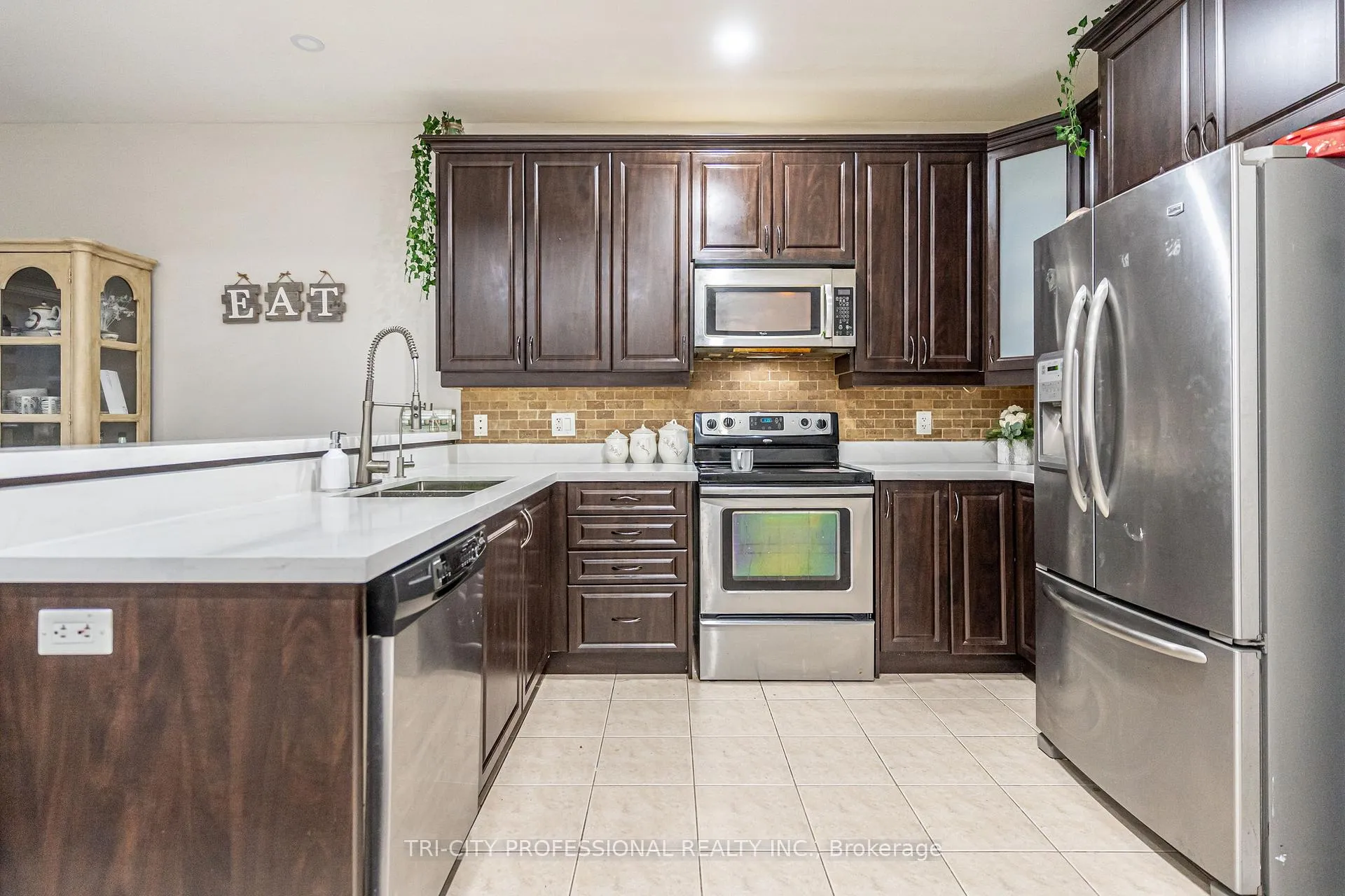Photo 16 of 17 Sleightholme Crescent, Brampton, Bram East — HOMEH