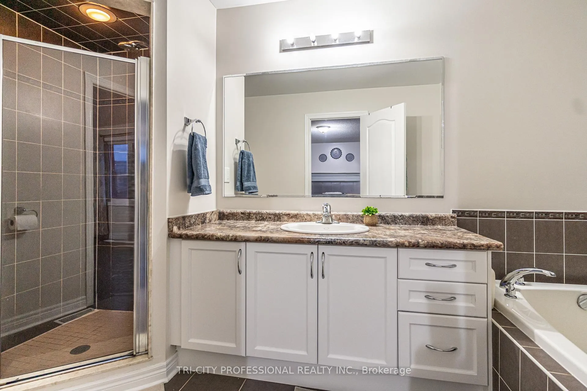 Photo 27 of 17 Sleightholme Crescent, Brampton, Bram East — HOMEH