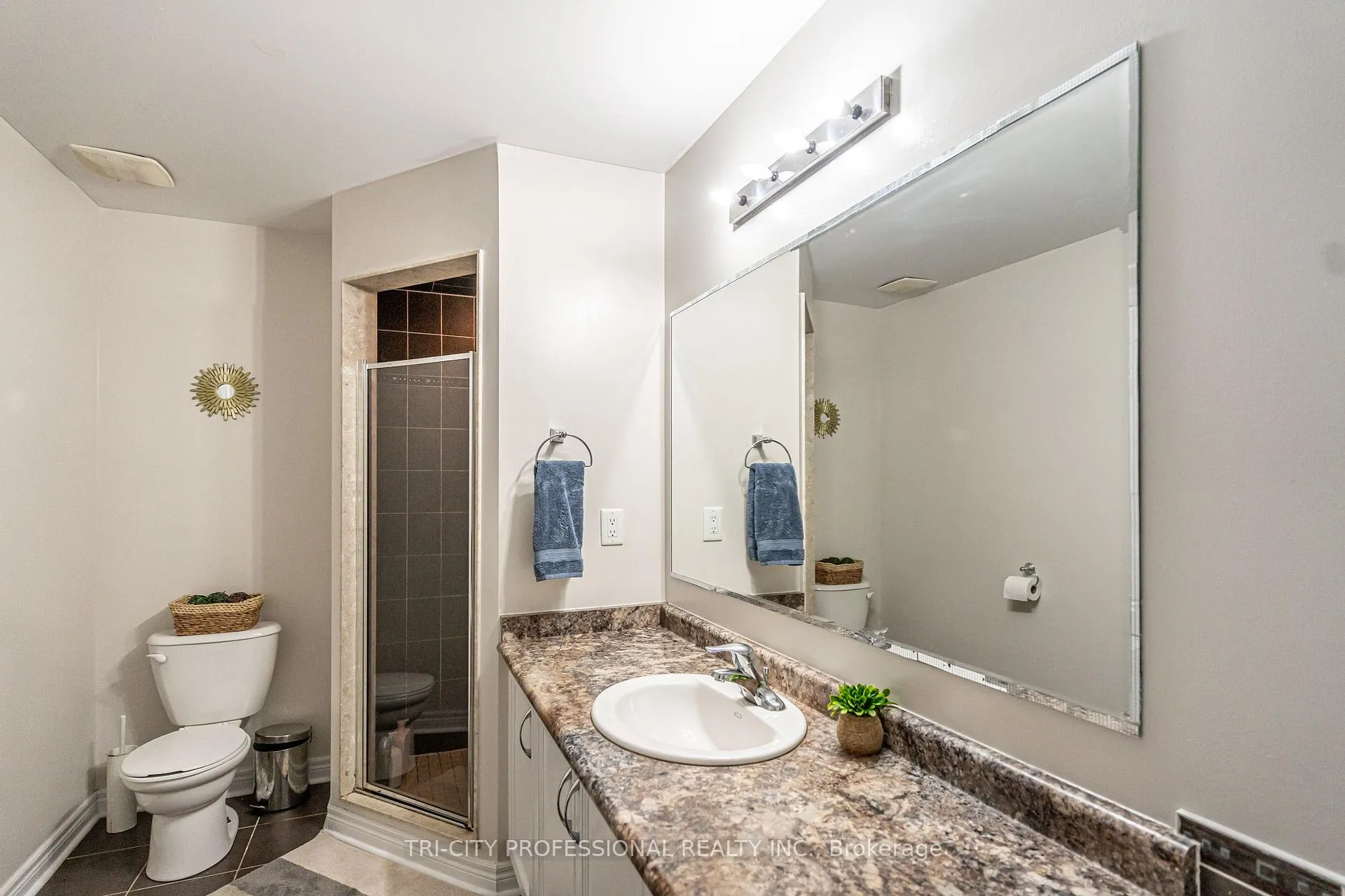 Photo 28 of 17 Sleightholme Crescent, Brampton, Bram East — HOMEH