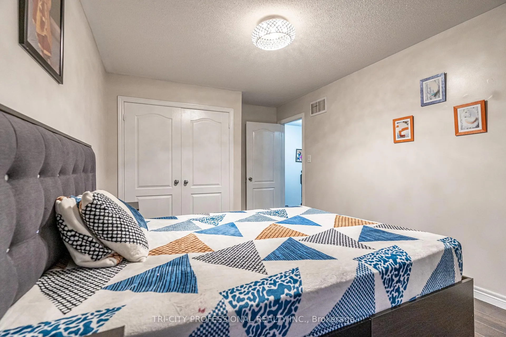 Photo 34 of 17 Sleightholme Crescent, Brampton, Bram East — HOMEH