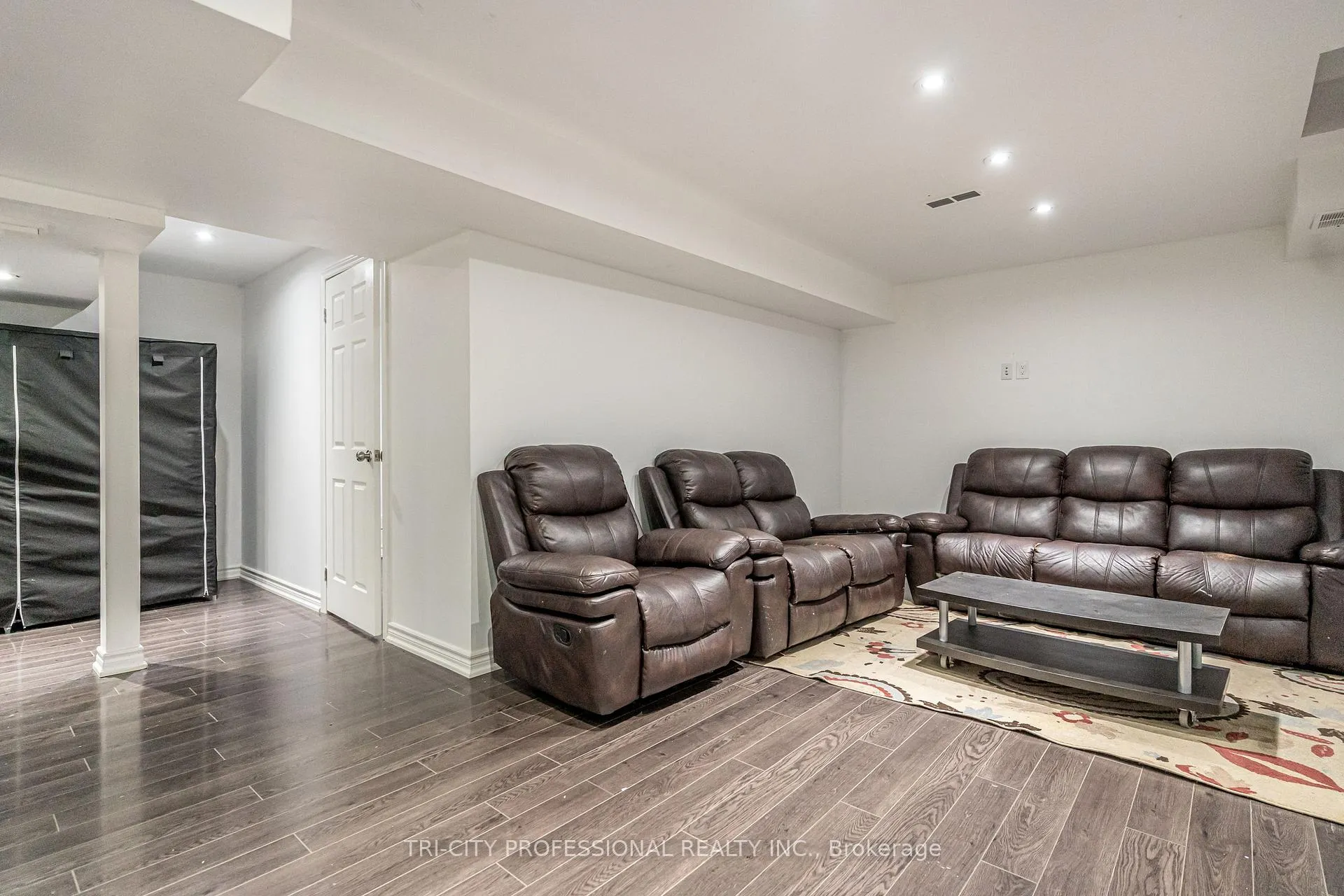 Photo 38 of 17 Sleightholme Crescent, Brampton, Bram East — HOMEH