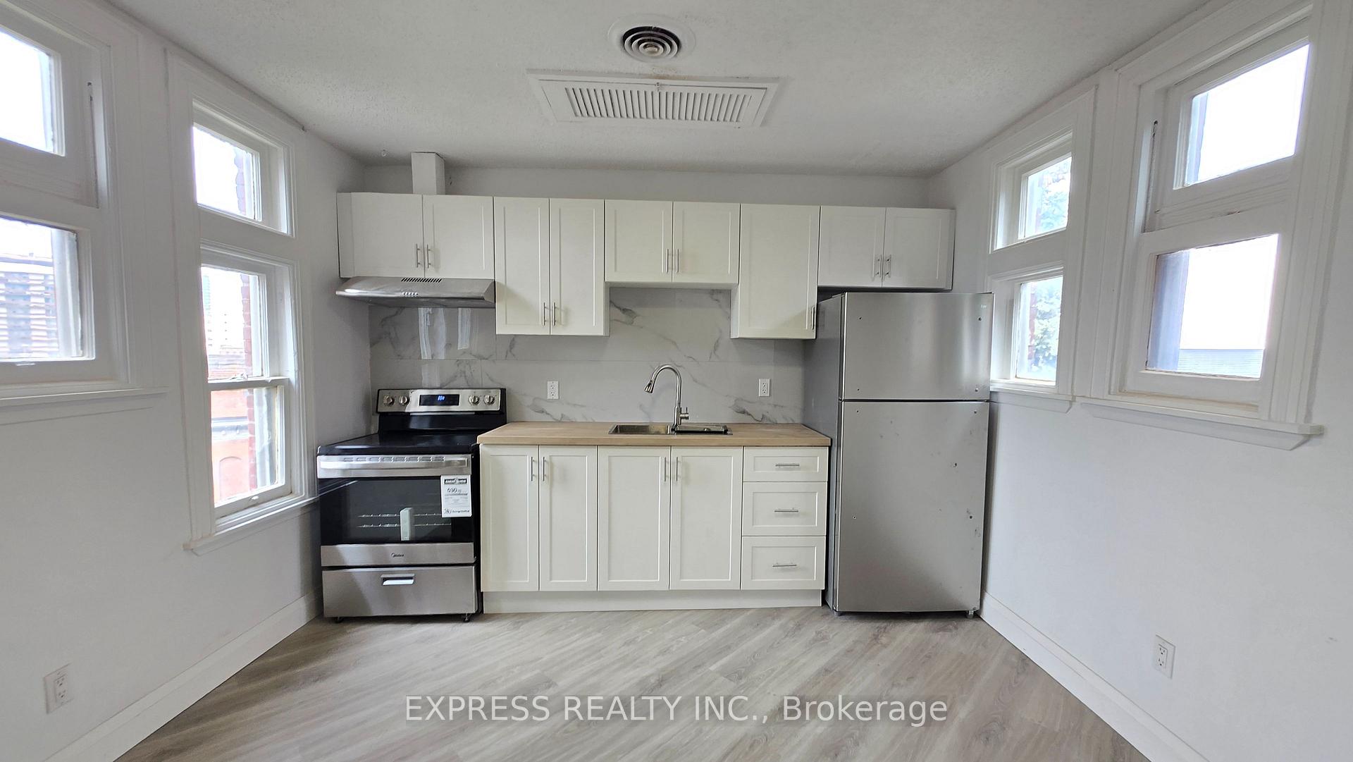 Photo 5 of Unit 301, 252 James Street S, Hamilton, Durand — HOMEH